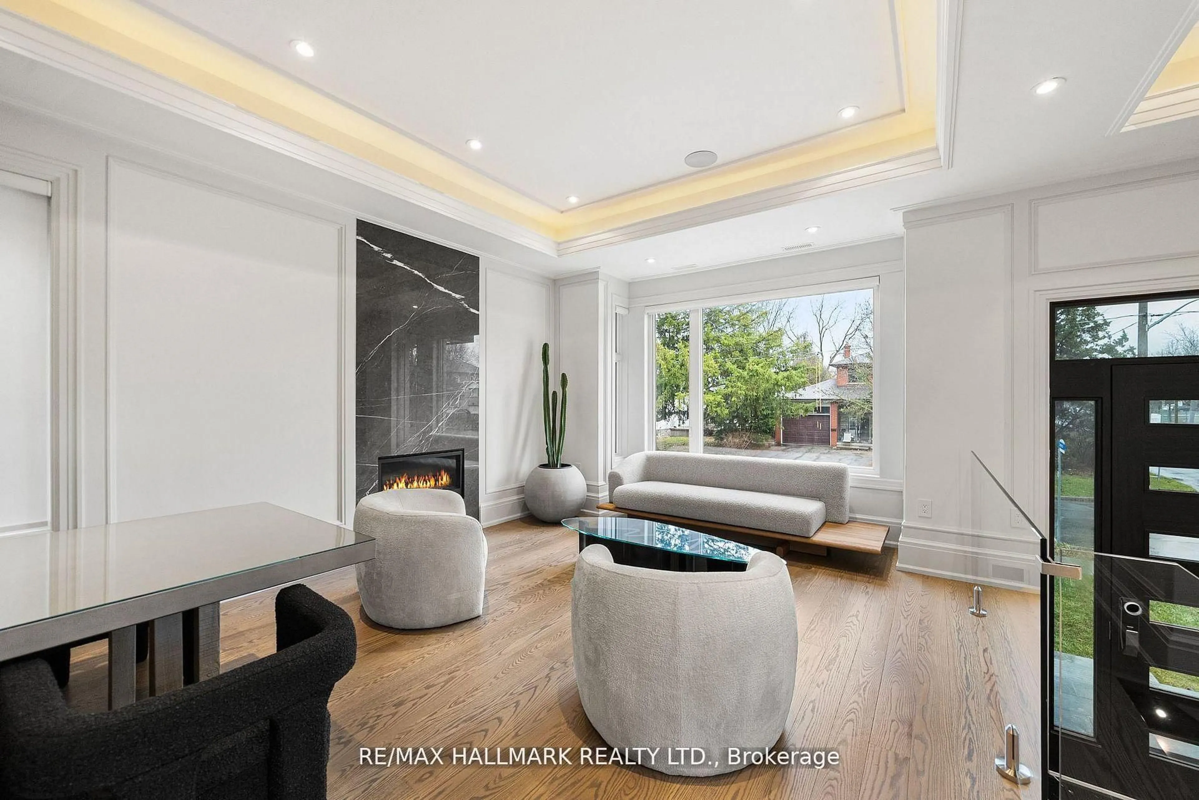 Living room with furniture, unknown for 210 Horsham Ave, Toronto Ontario M2N 2A5