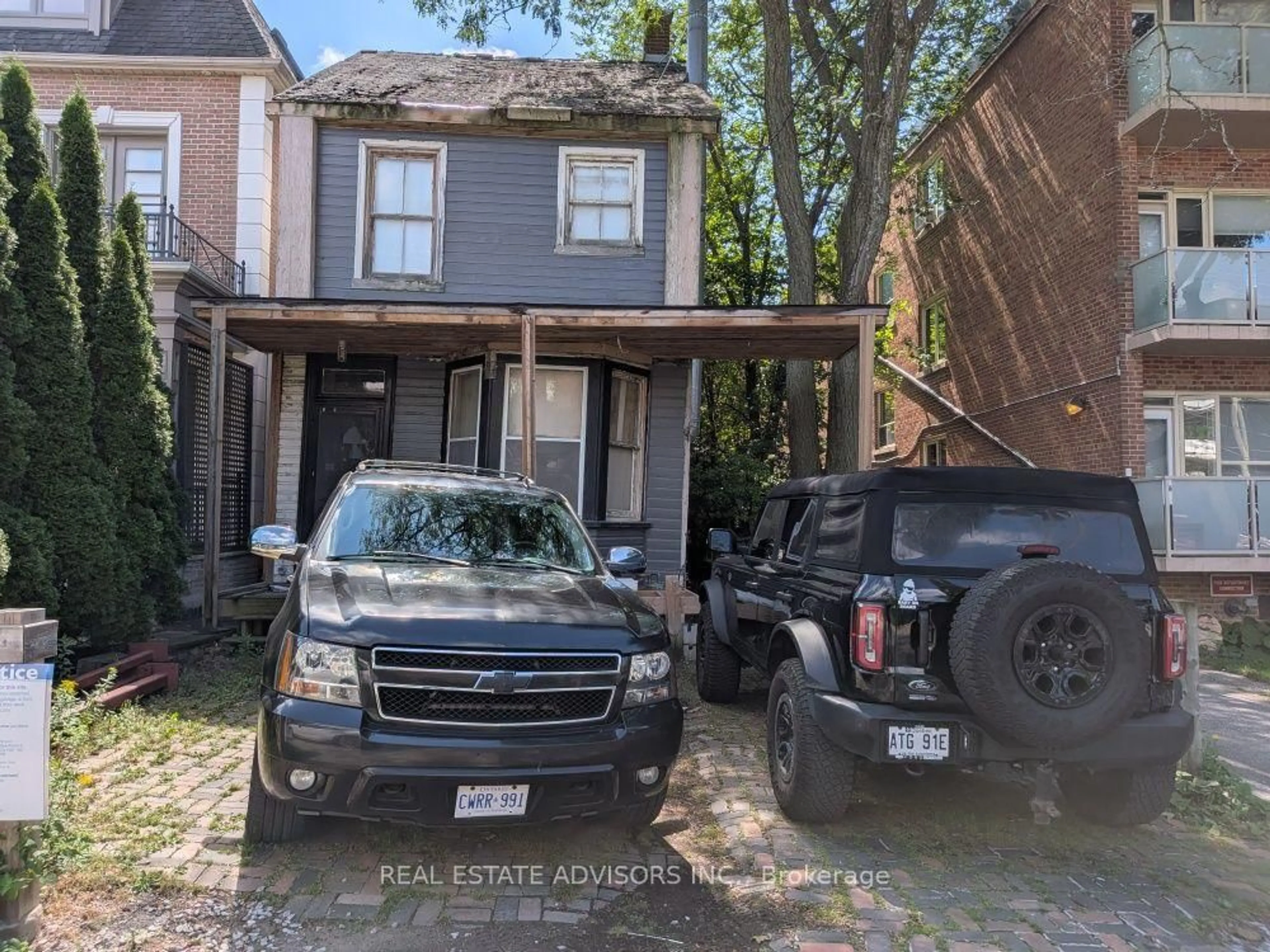 Unknown for 29 Thelma Ave, Toronto Ontario M4V 1X8