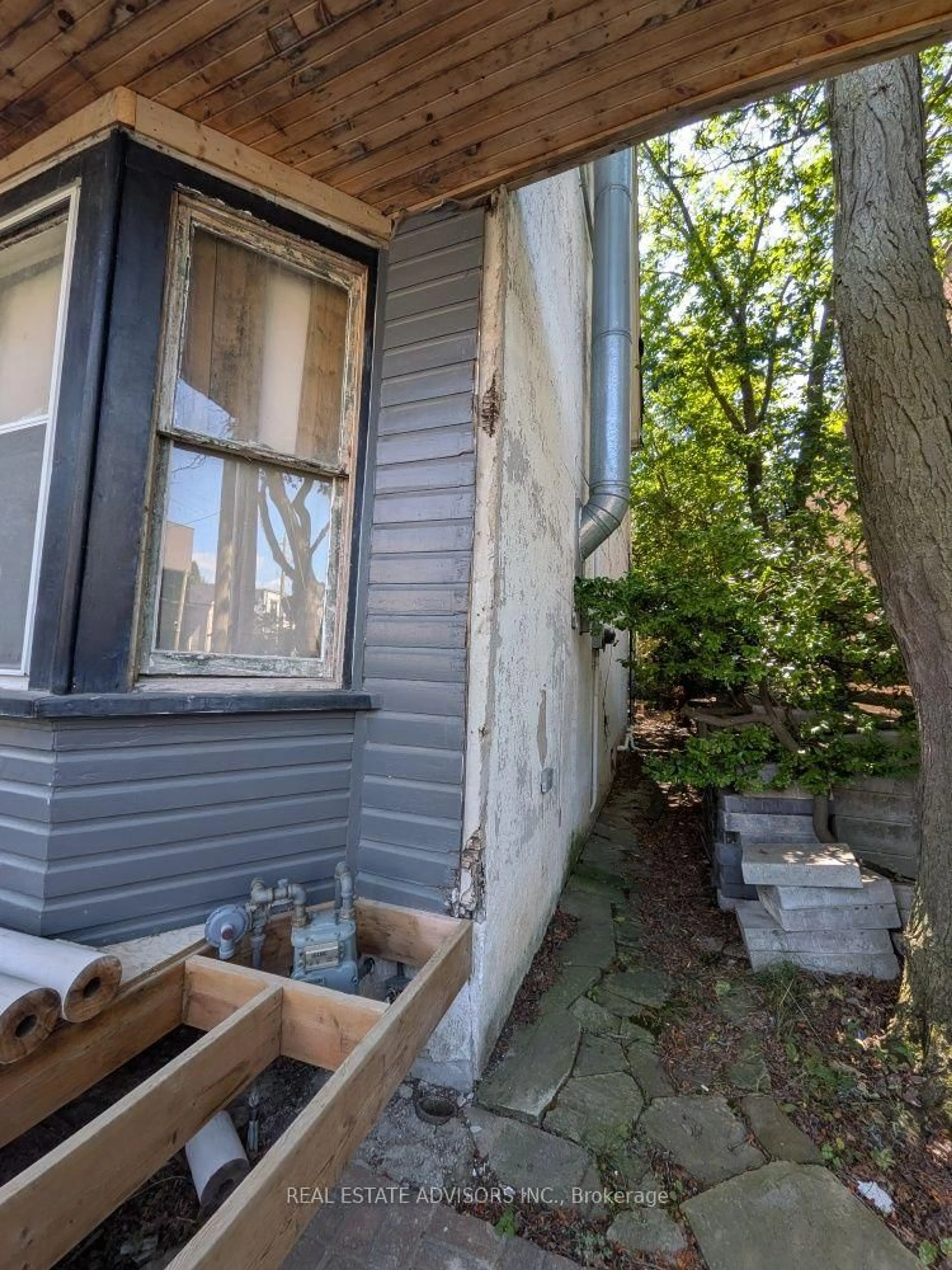 Home with vinyl exterior material, street for 29 Thelma Ave, Toronto Ontario M4V 1X8