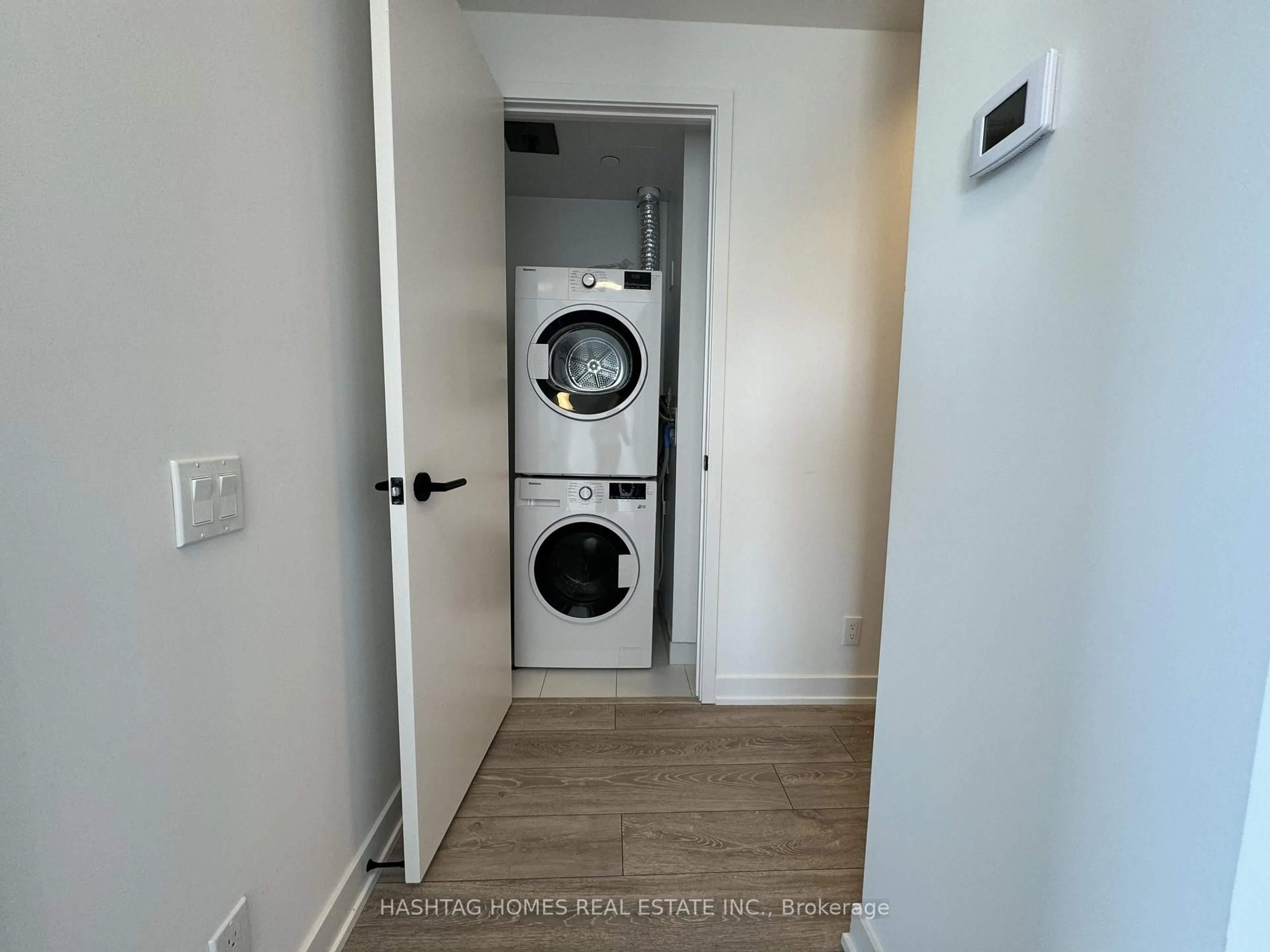 Unknown for 108 Peter St #5208, Toronto Ontario M5V 0W2