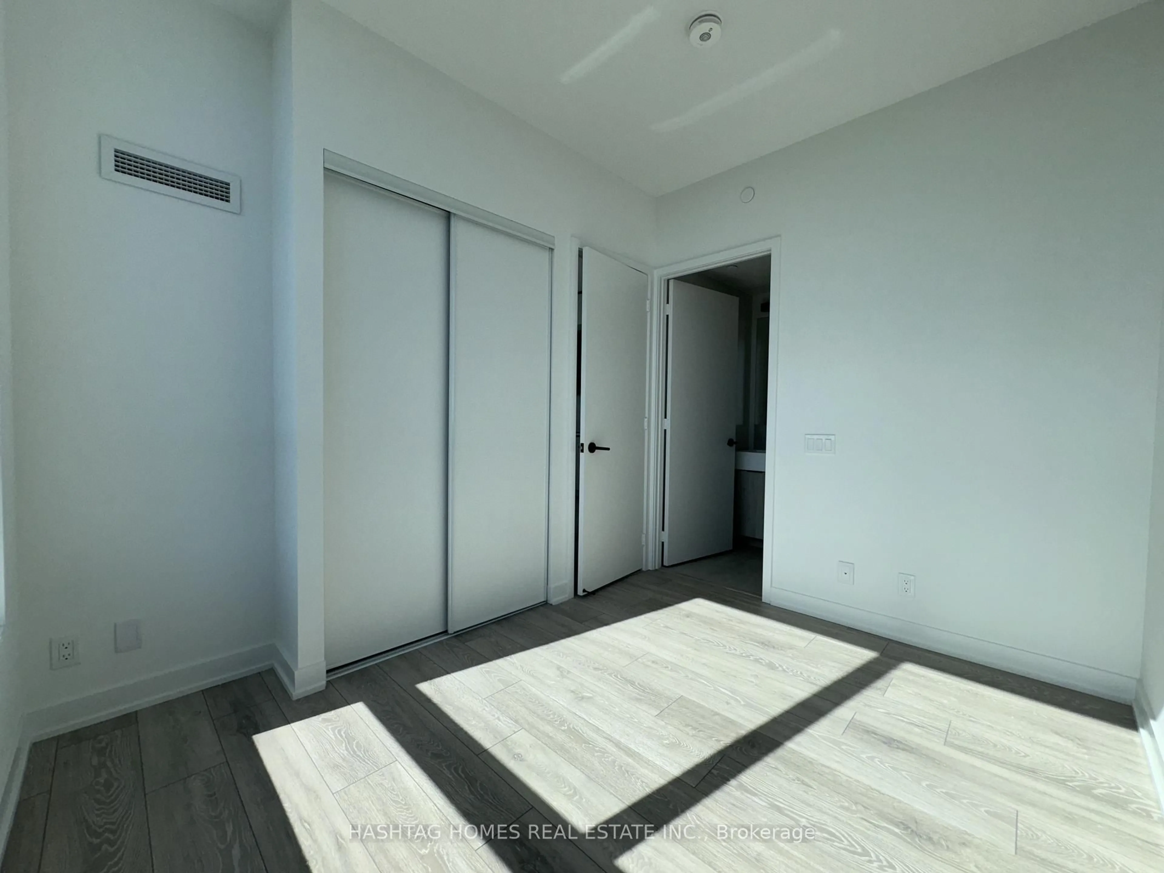 A pic of a room for 108 Peter St #5208, Toronto Ontario M5V 0W2