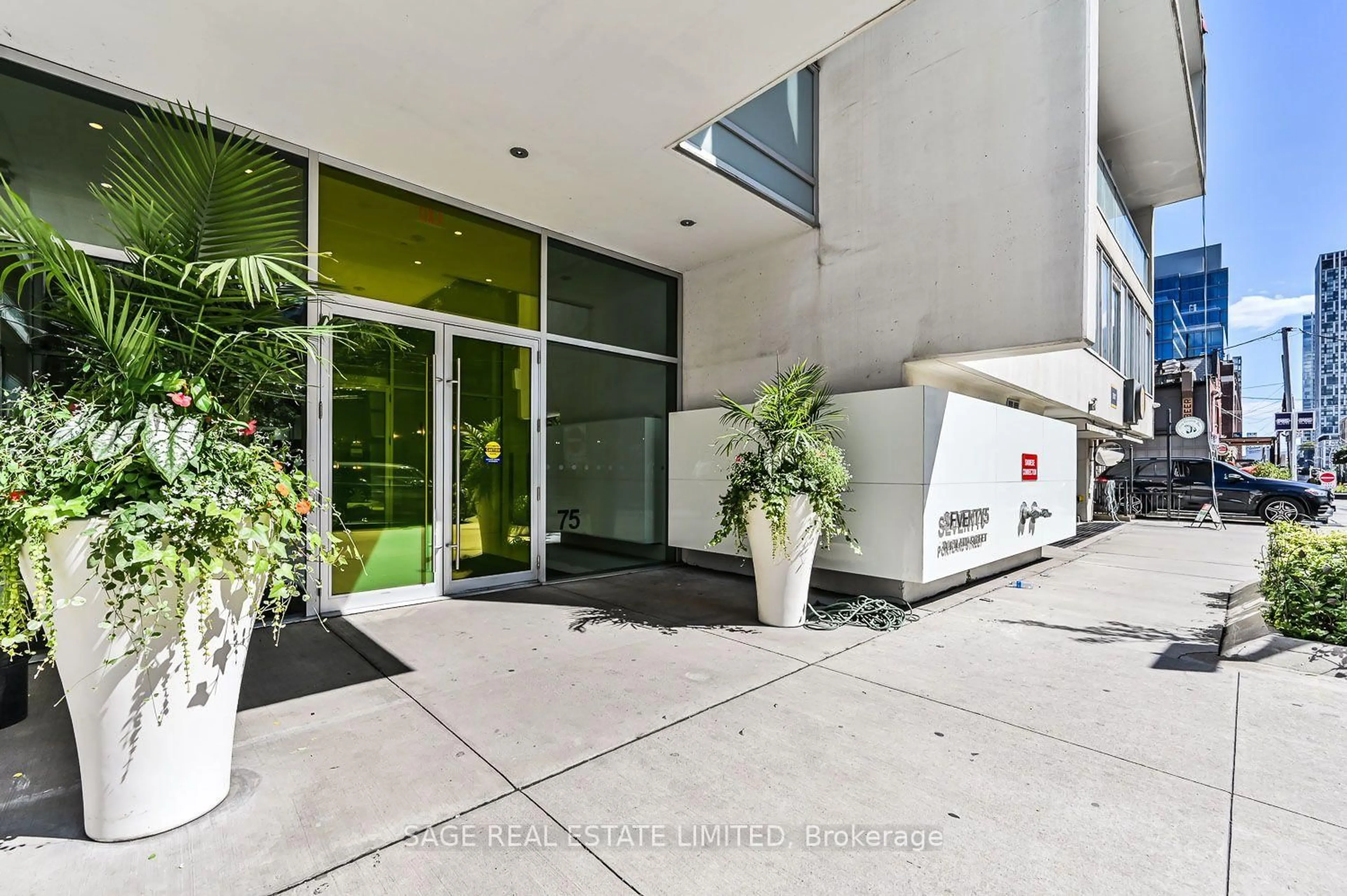 Indoor foyer for 75 Portland St #215, Toronto Ontario M5V 2M9