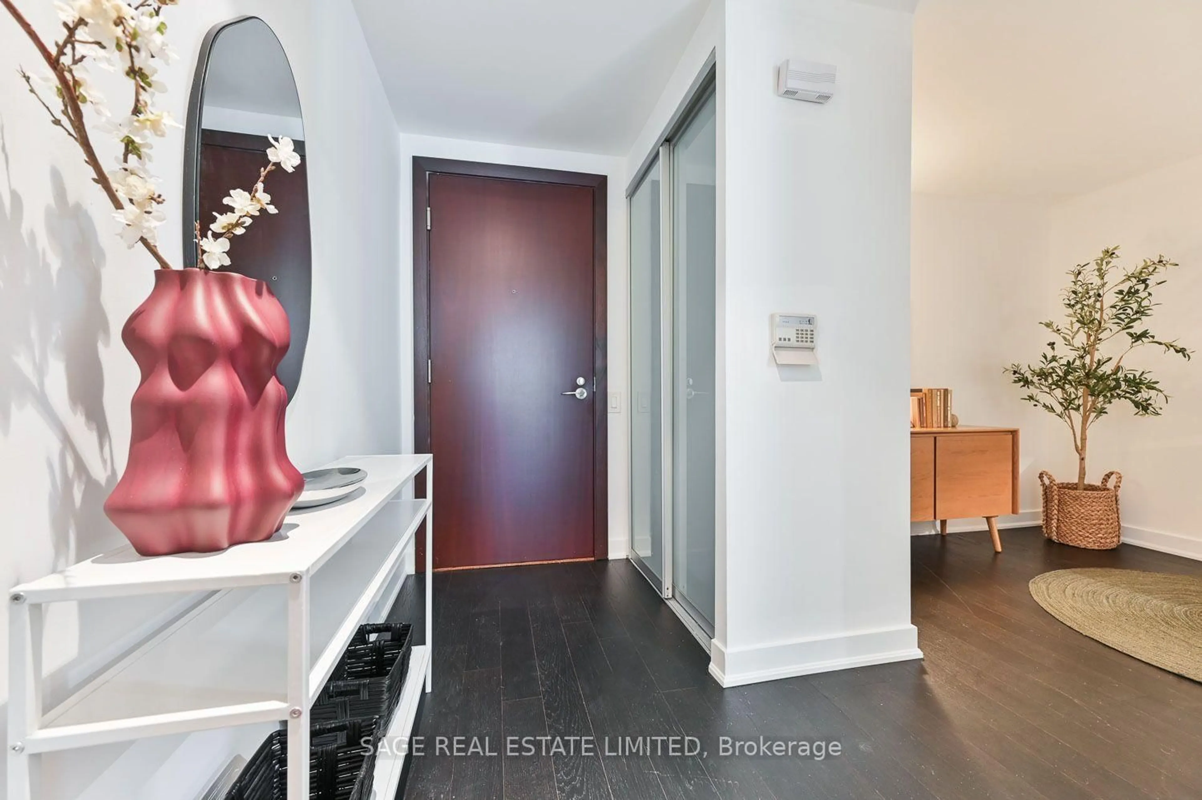 Indoor entryway for 75 Portland St #215, Toronto Ontario M5V 2M9