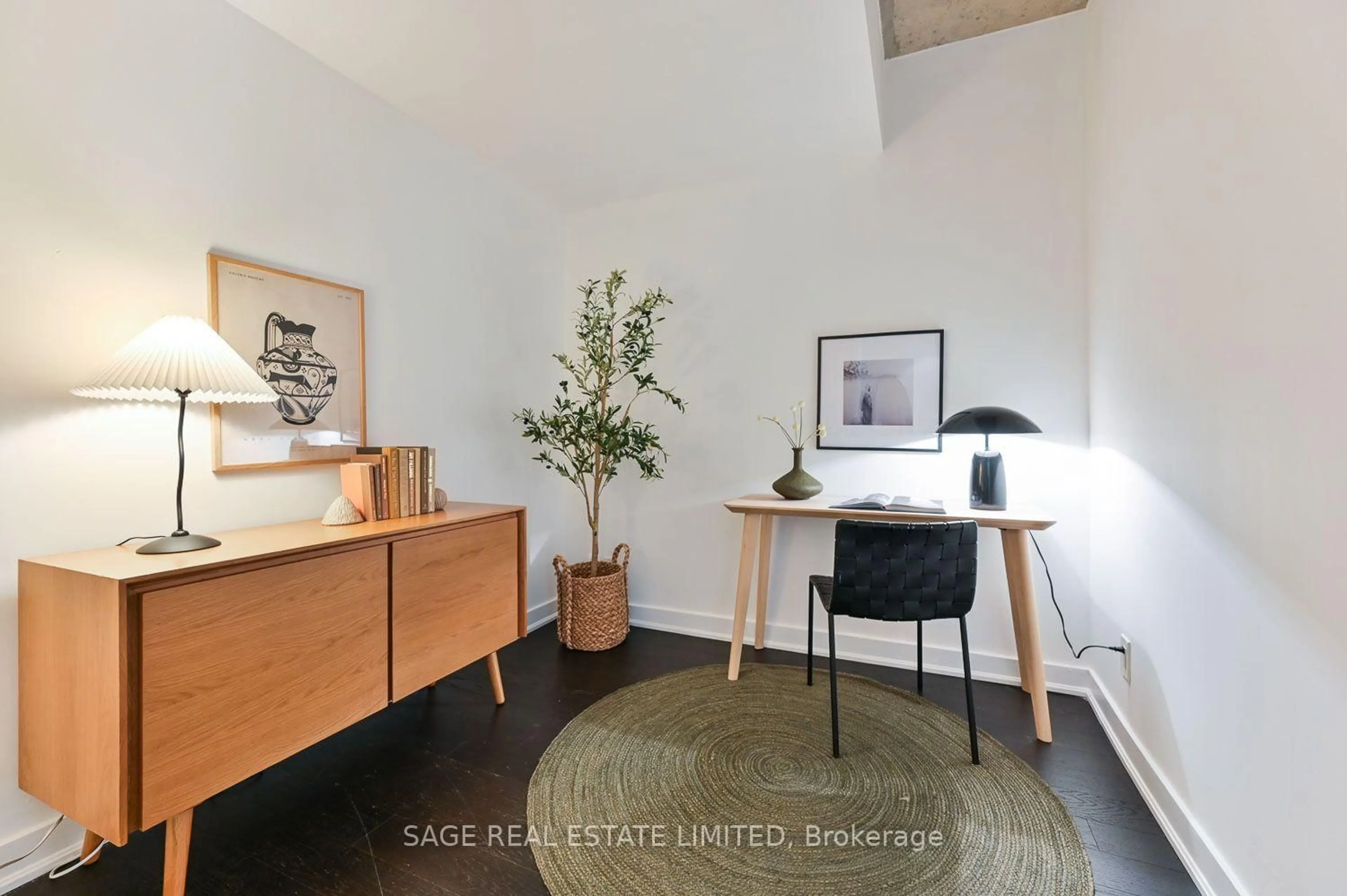 Unknown for 75 Portland St #215, Toronto Ontario M5V 2M9