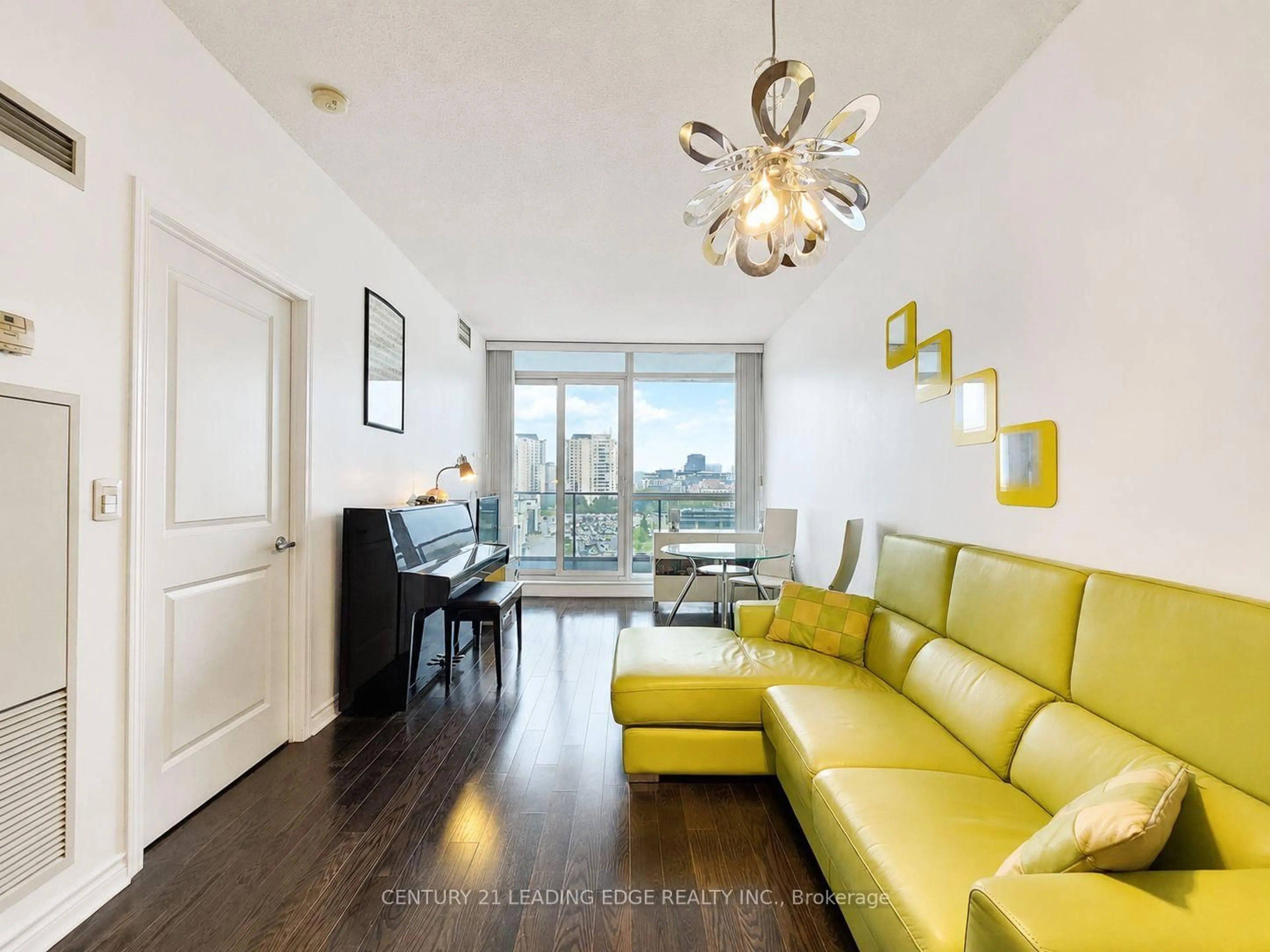 Living room with furniture, wood/laminate floor for 2885 Bayview Ave #404, Toronto Ontario M2N 3B4