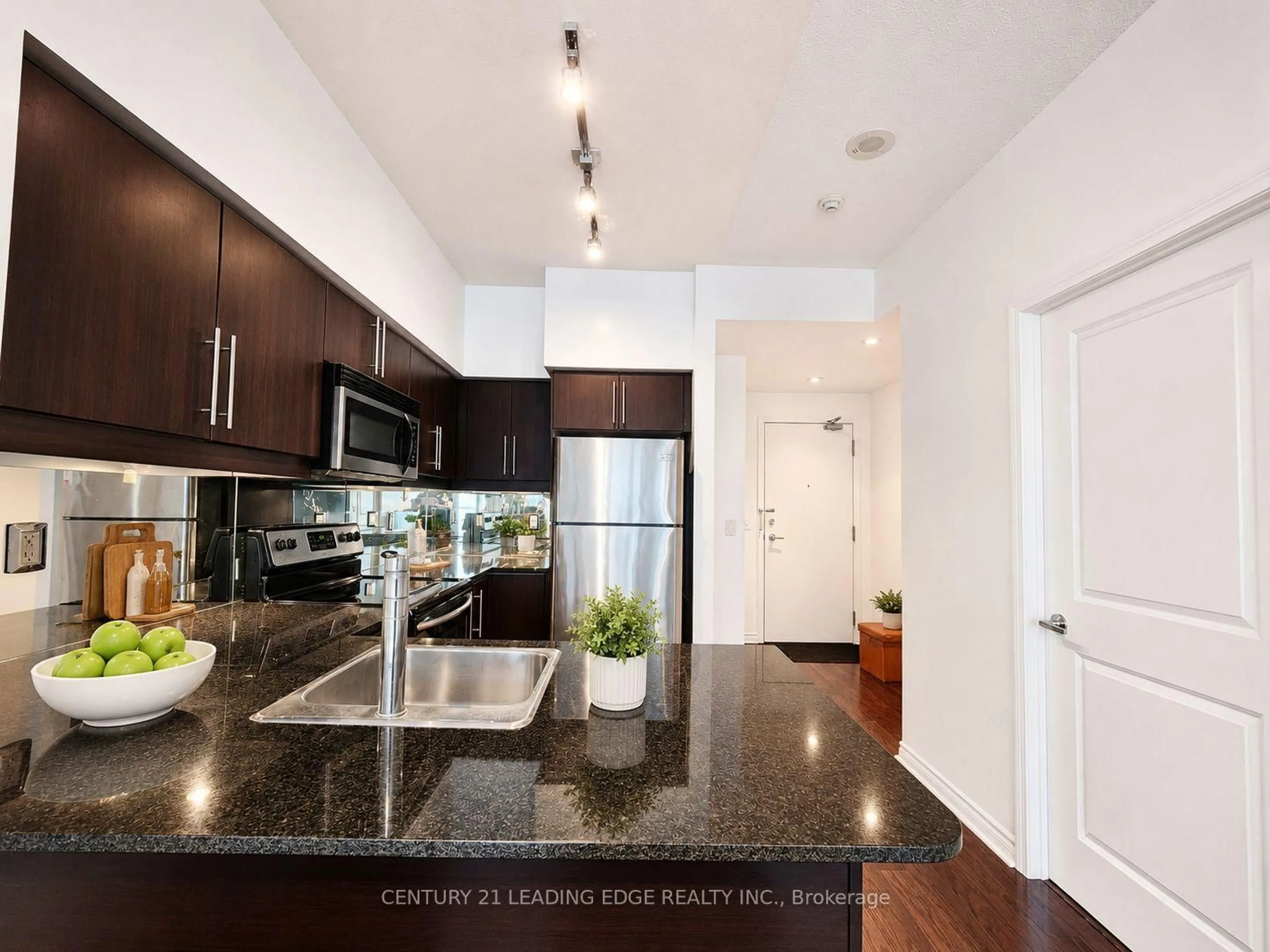 Open concept kitchen, unknown for 2885 Bayview Ave #404, Toronto Ontario M2N 3B4