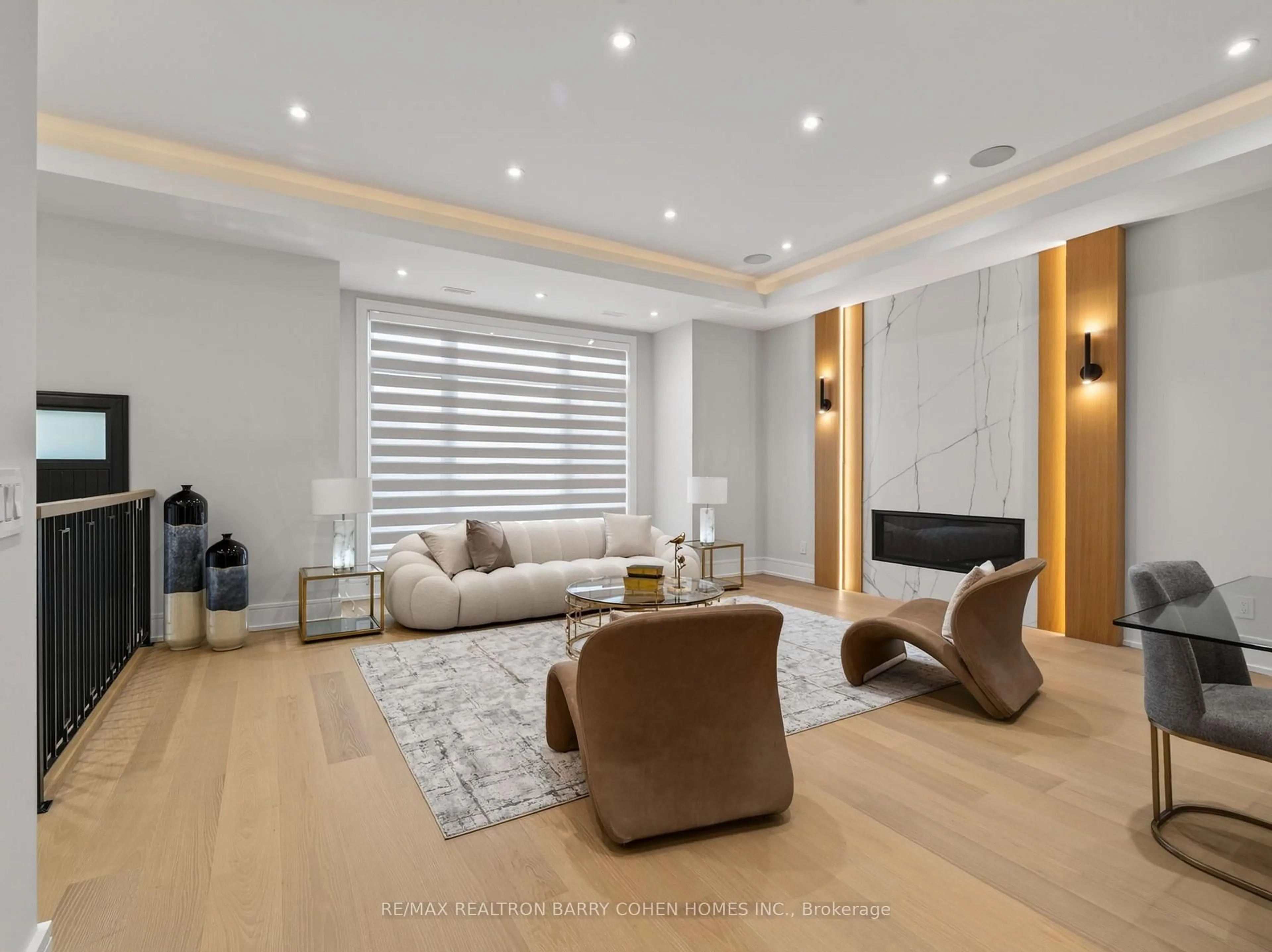Living room with furniture, unknown for 68 Lynnhaven Rd, Toronto Ontario M6A 2K9