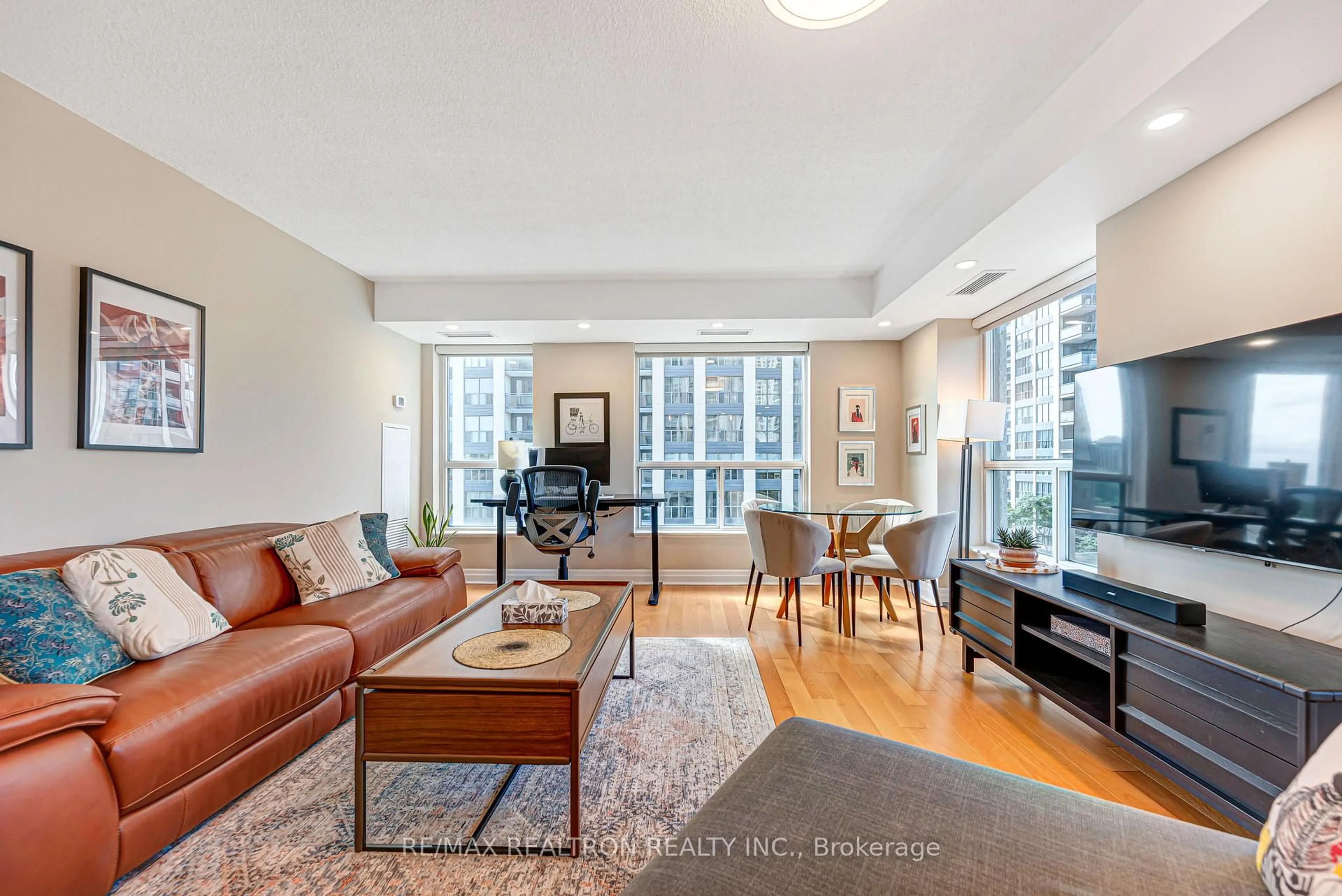 Living room with furniture, unknown for 188 Doris Ave #515, Toronto Ontario M2N 6Z5