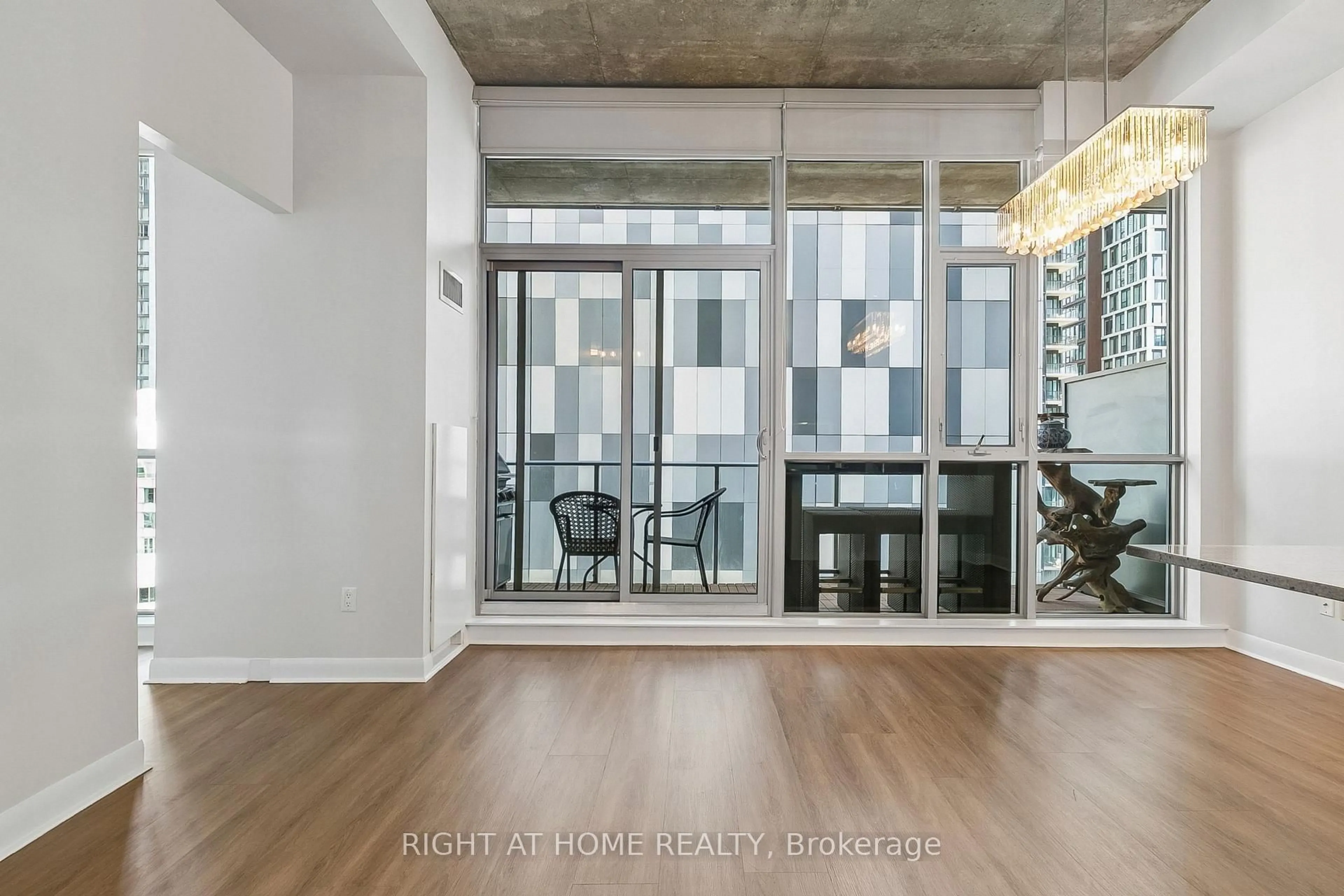 Unknown for 375 King St #1606, Toronto Ontario M5V 1K5
