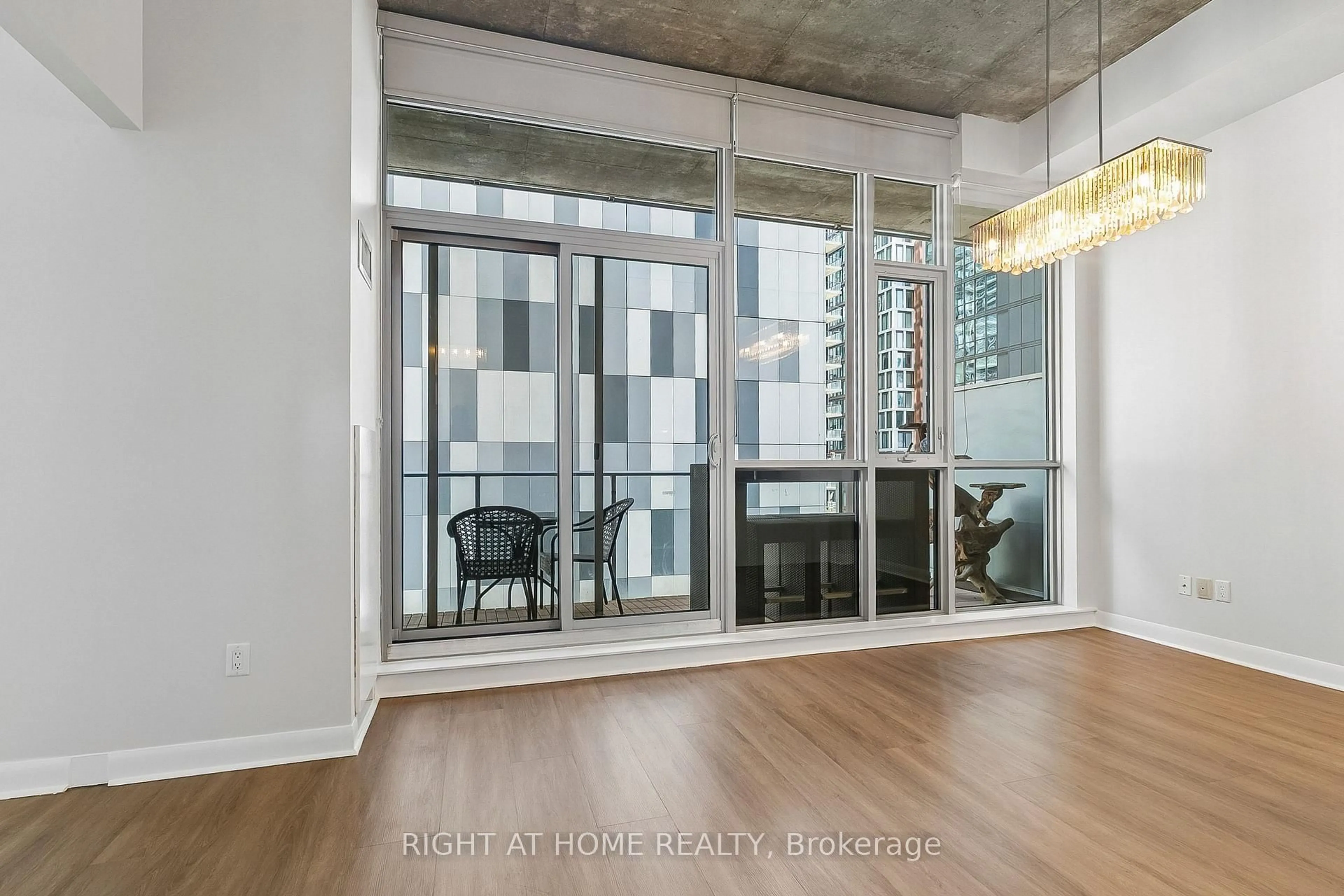 Unknown for 375 King St #1606, Toronto Ontario M5V 1K5