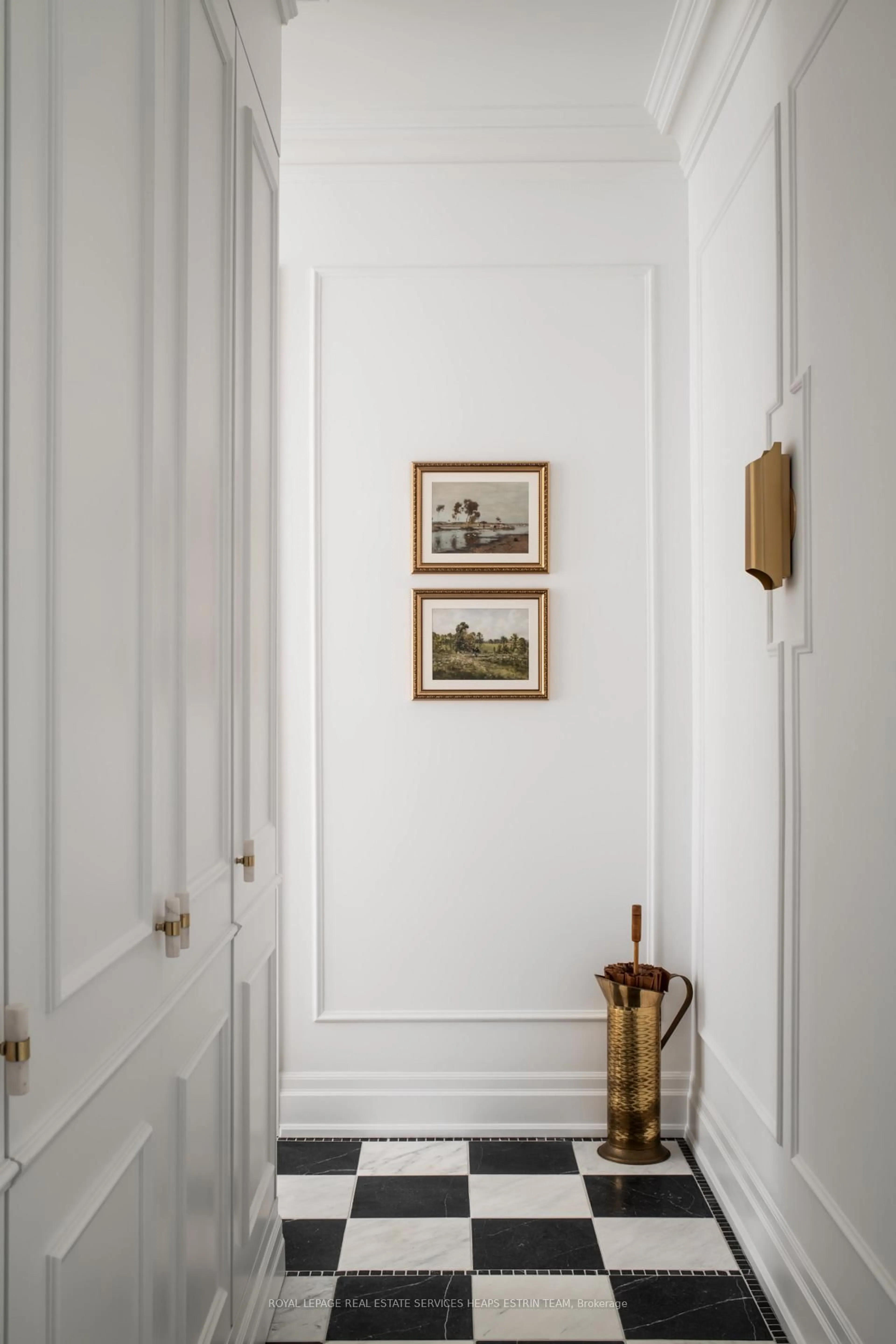 Indoor entryway for 23 Lippincott St, Toronto Ontario M5T 2R4