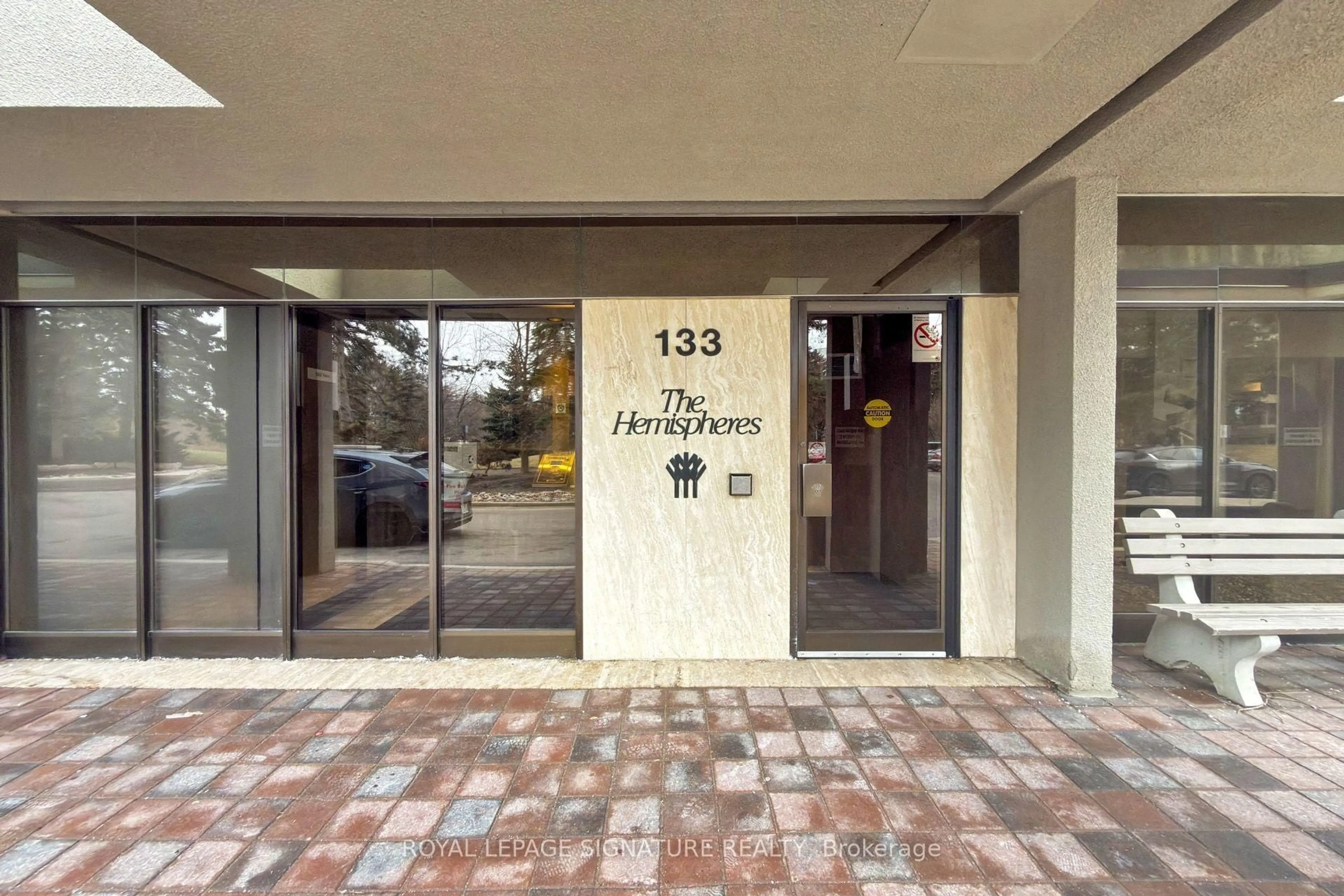 Indoor foyer for 133 Torresdale Ave #902, Toronto Ontario M2R 3T2