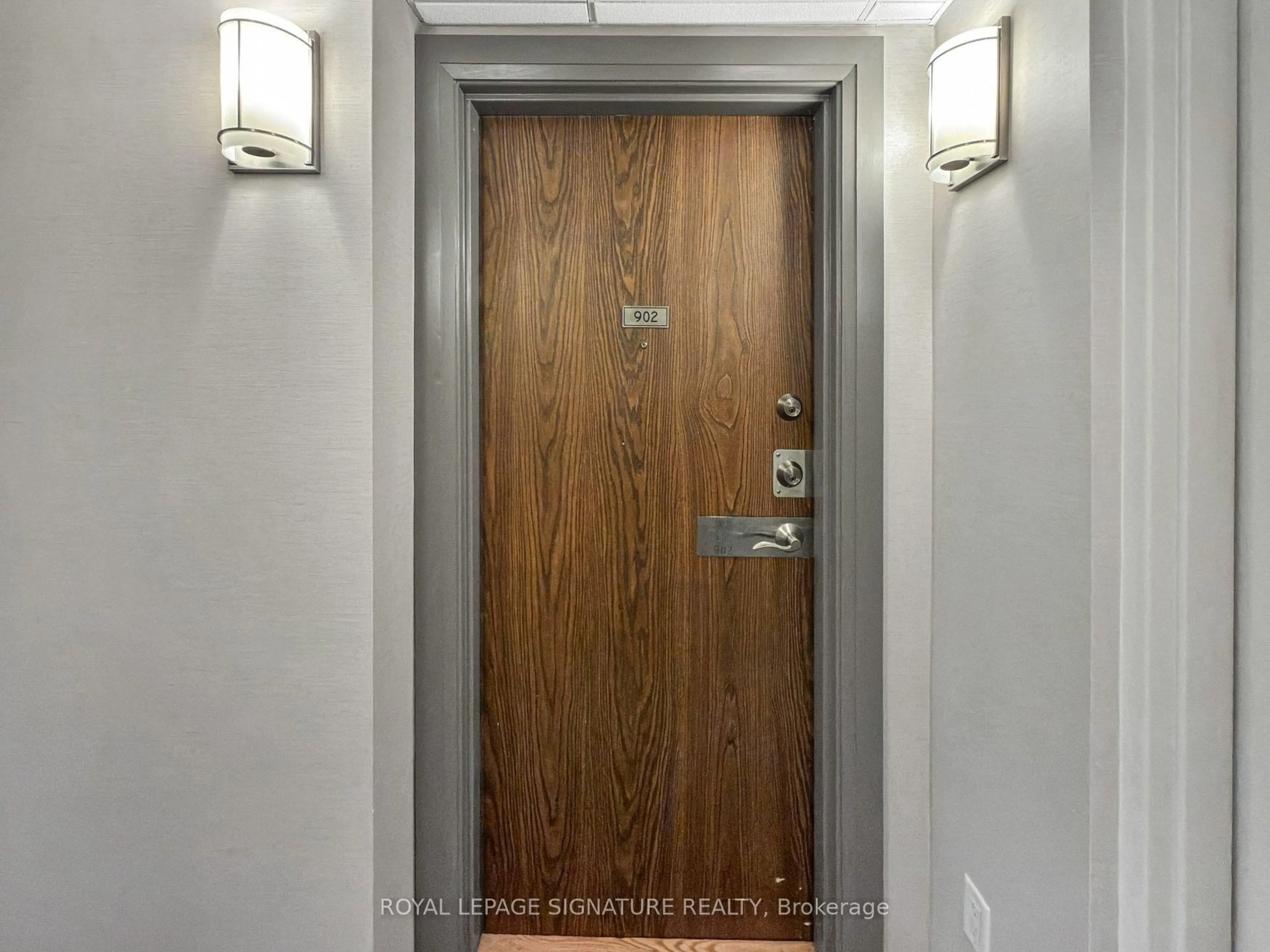 Indoor entryway for 133 Torresdale Ave #902, Toronto Ontario M2R 3T2