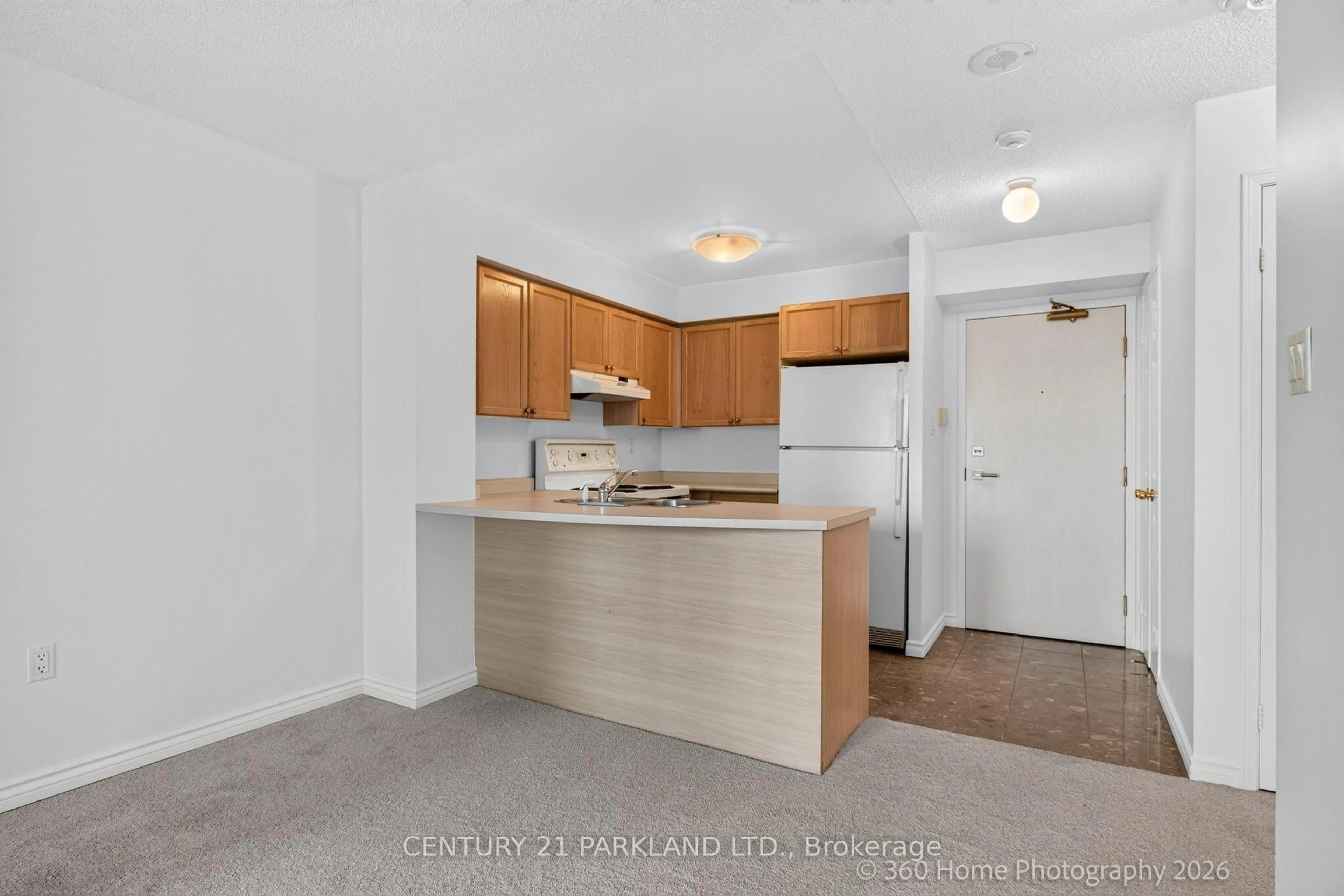 Standard kitchen, unknown for 109 Front St #609, Toronto Ontario M5A 4P7