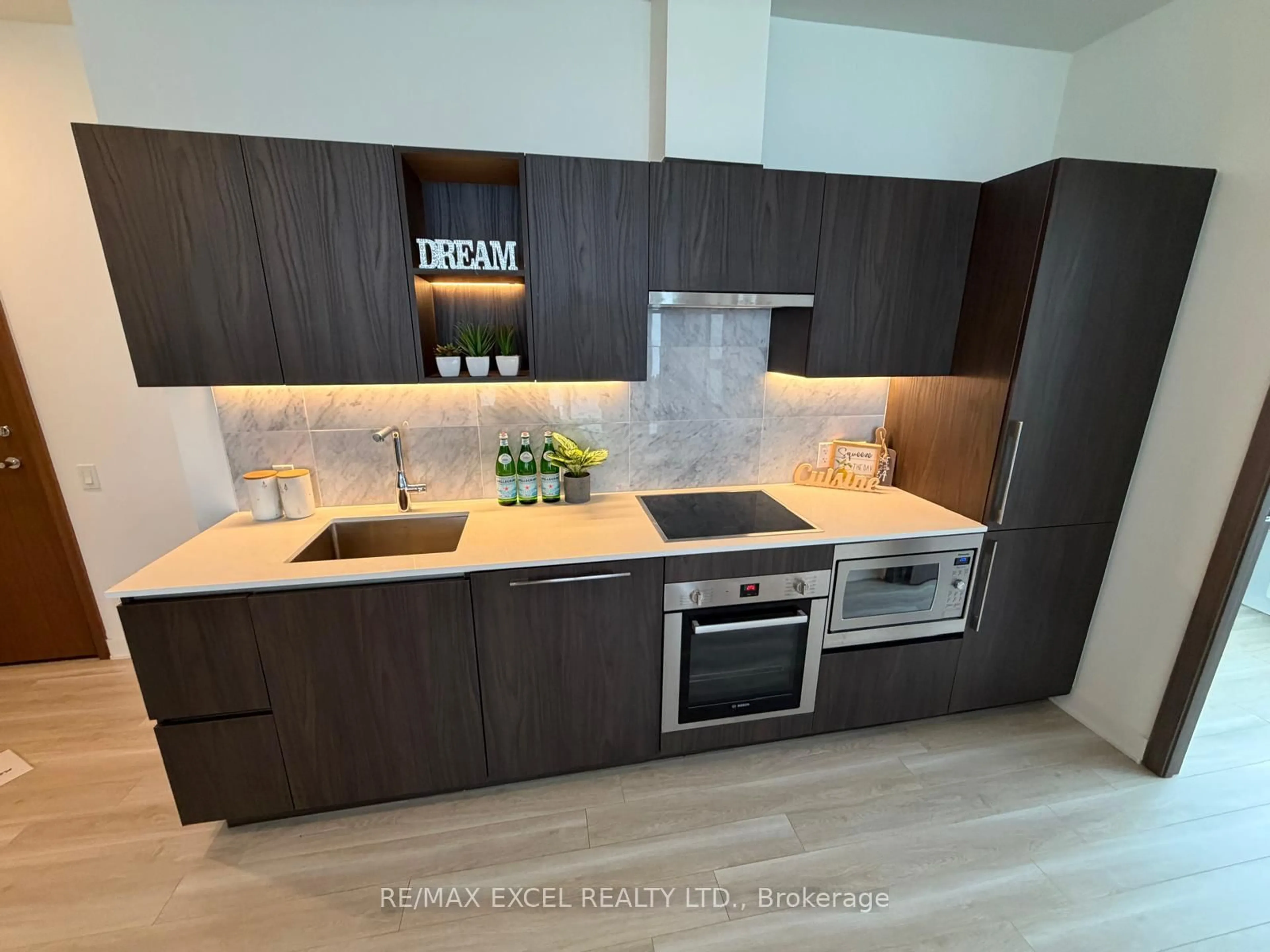 Contemporary kitchen, unknown for 17 Bathurst St #4606, Toronto Ontario M5V 0N1