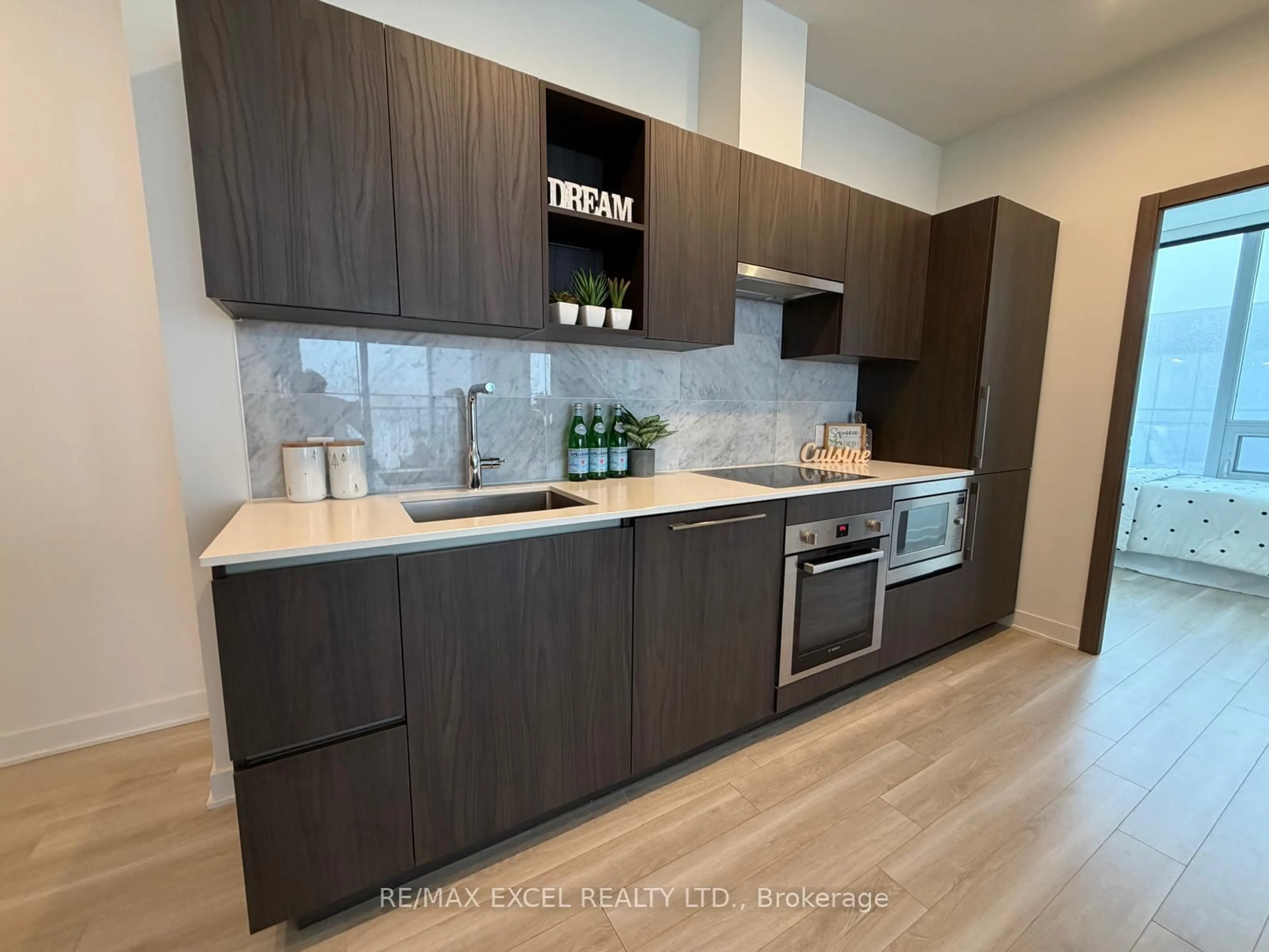 Contemporary kitchen, unknown for 17 Bathurst St #4606, Toronto Ontario M5V 0N1