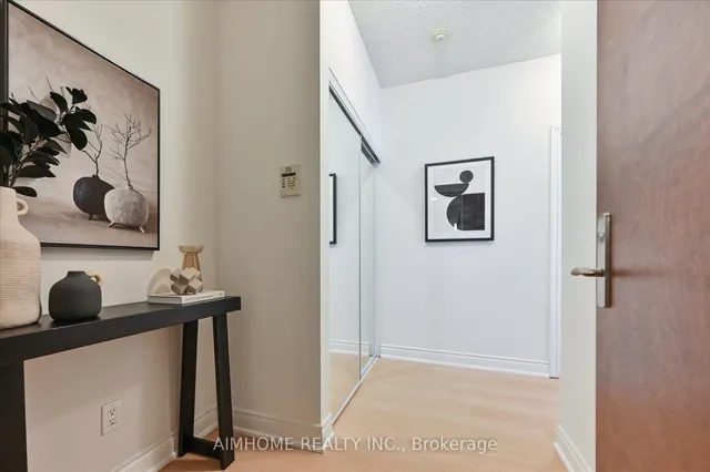763 Bay St #4505, Toronto 2