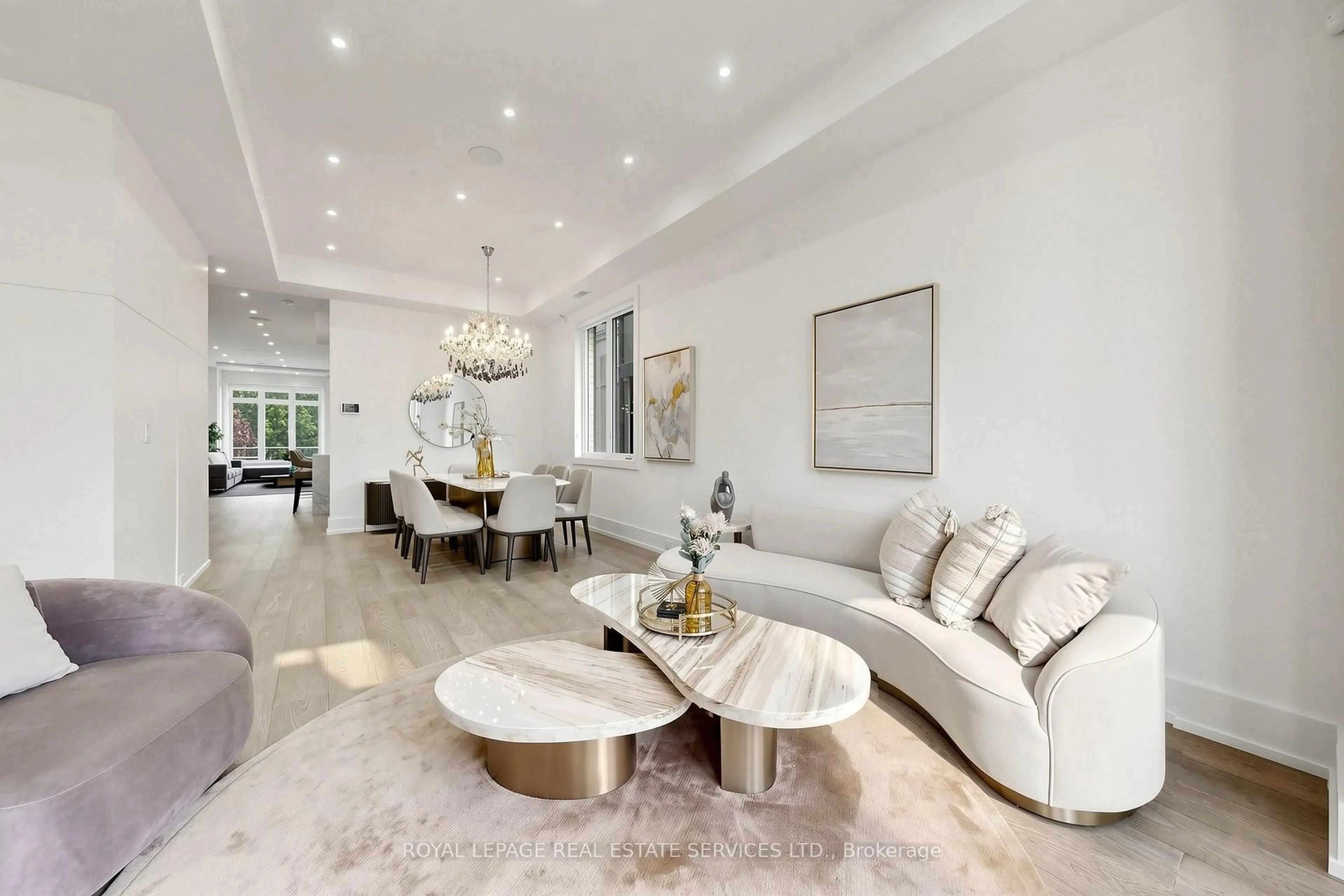 Living room with furniture, unknown for 383 Melrose Ave, Toronto Ontario M5M 1Z6