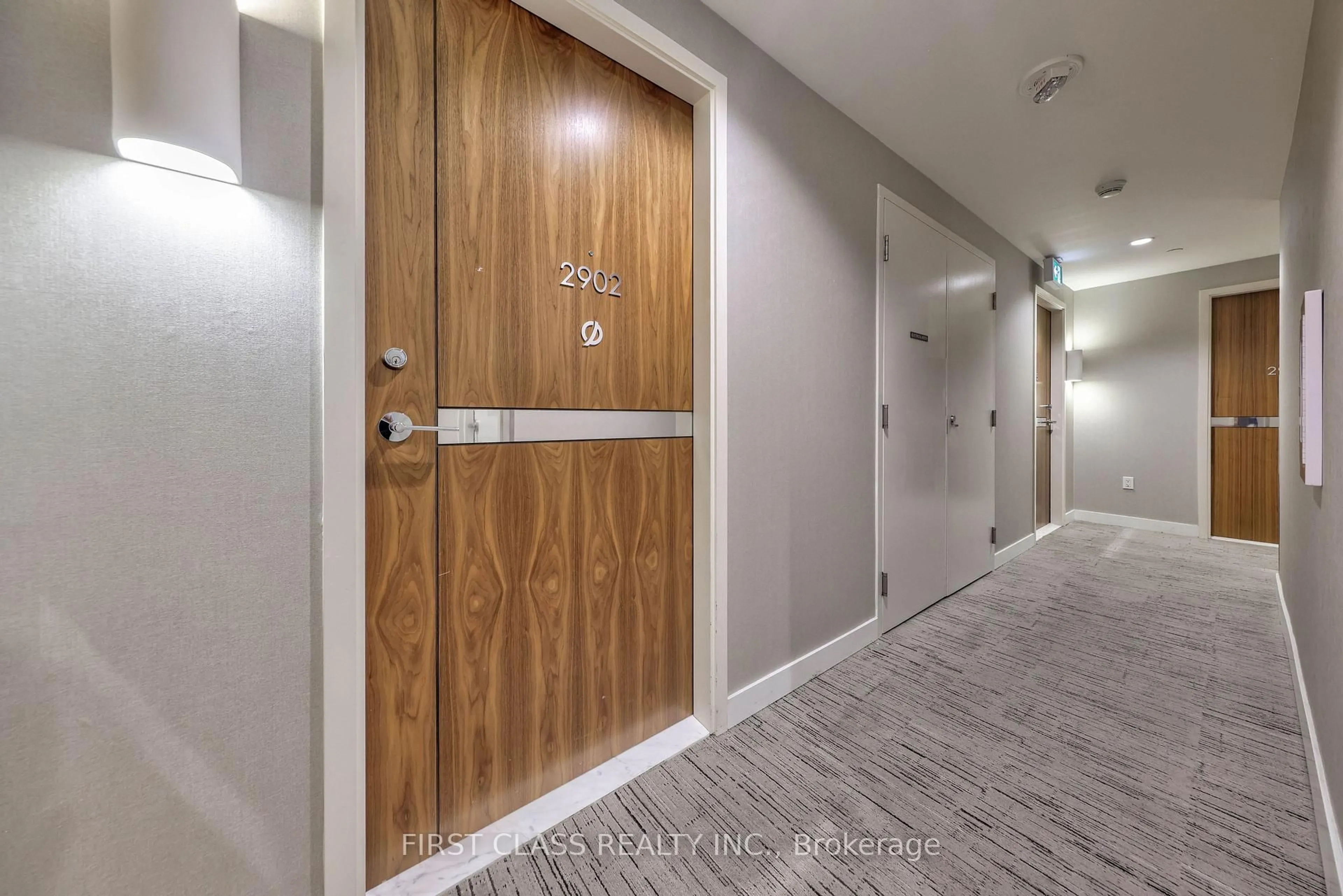 Indoor entryway for 85 Mcmahon Dr #2902, Toronto Ontario M2K 0H1