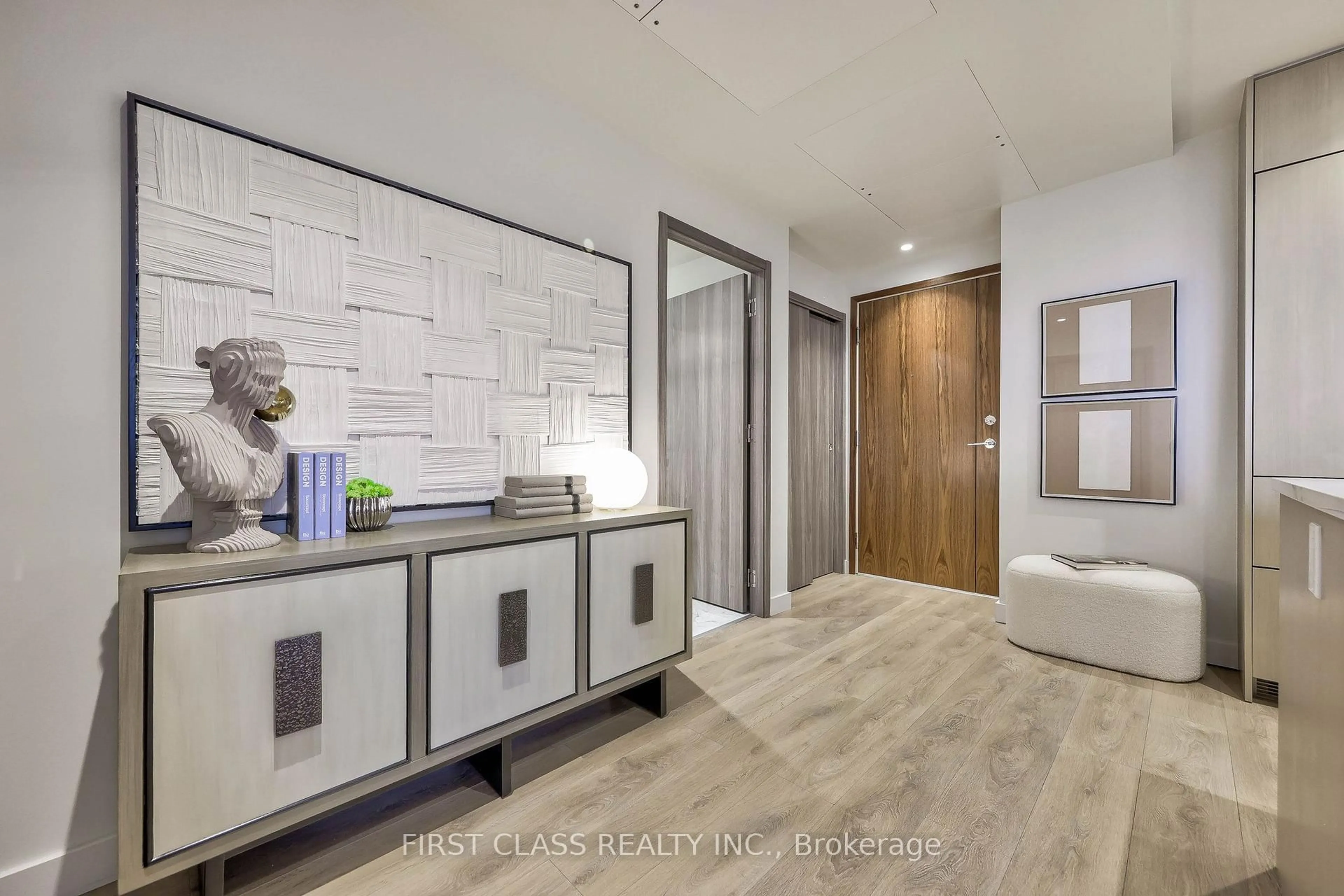 Indoor entryway for 85 Mcmahon Dr #2902, Toronto Ontario M2K 0H1