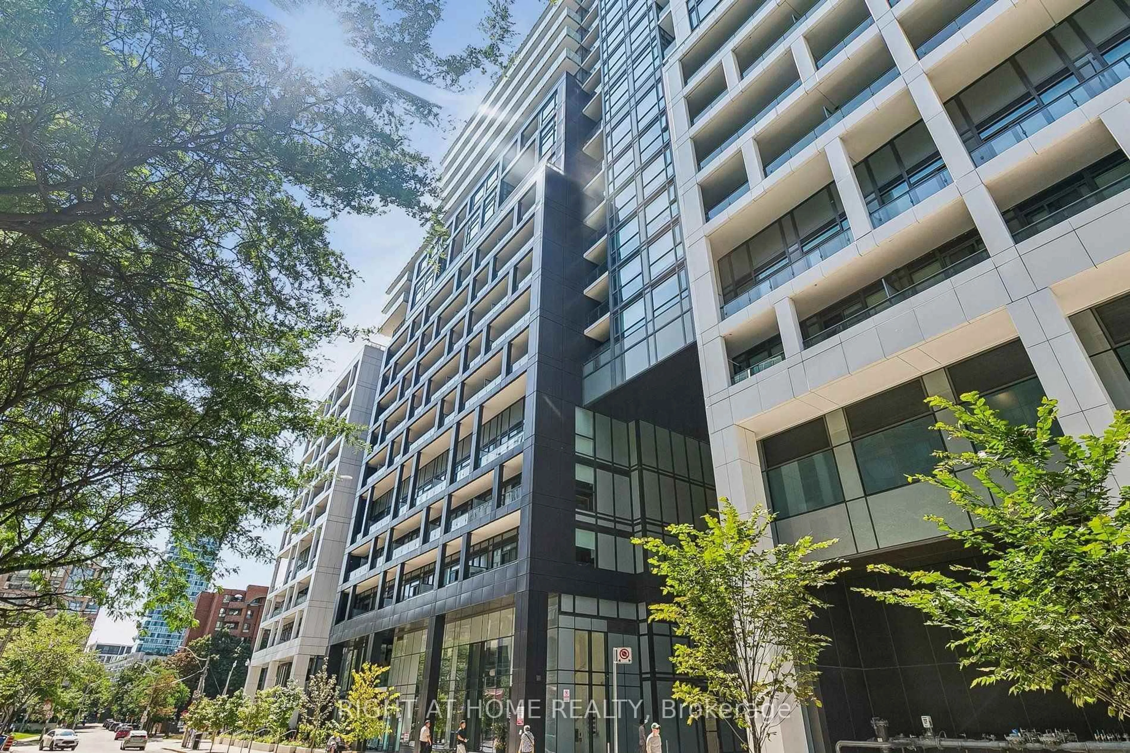 Indoor foyer for 60 Princess St #447, Toronto Ontario M5A 2C7