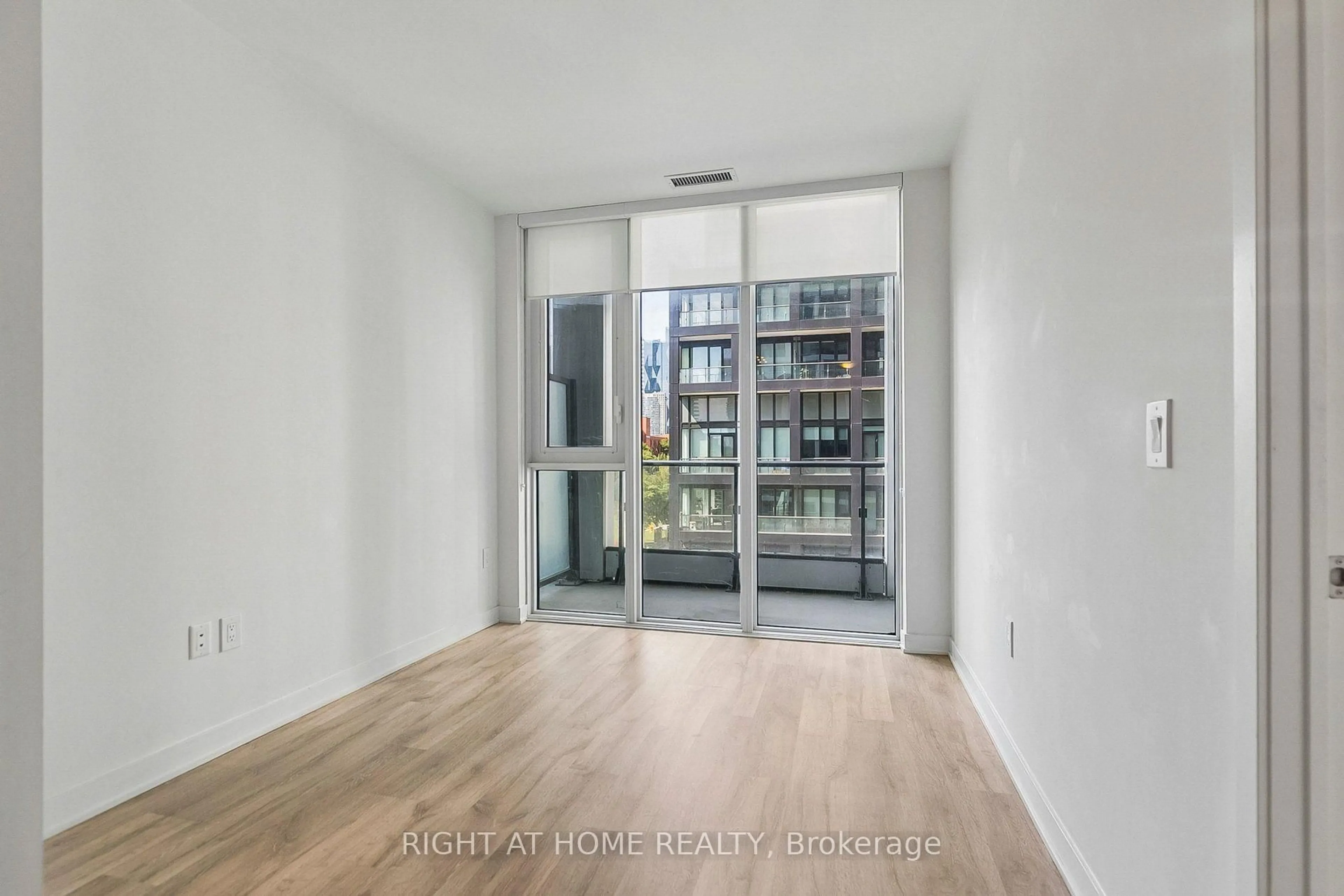 Unknown for 60 Princess St #447, Toronto Ontario M5A 2C7