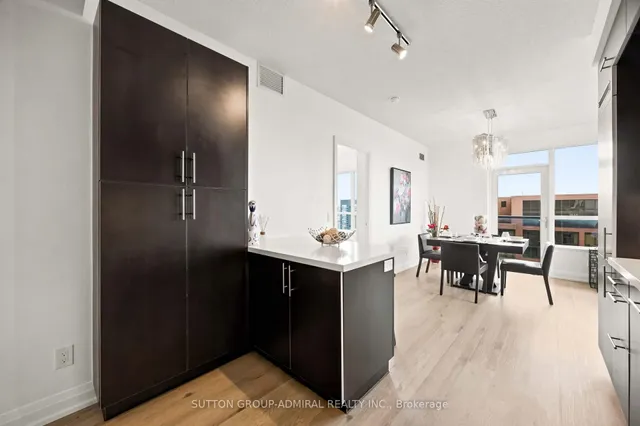 5 Sheppard Ave #2825, Toronto 5