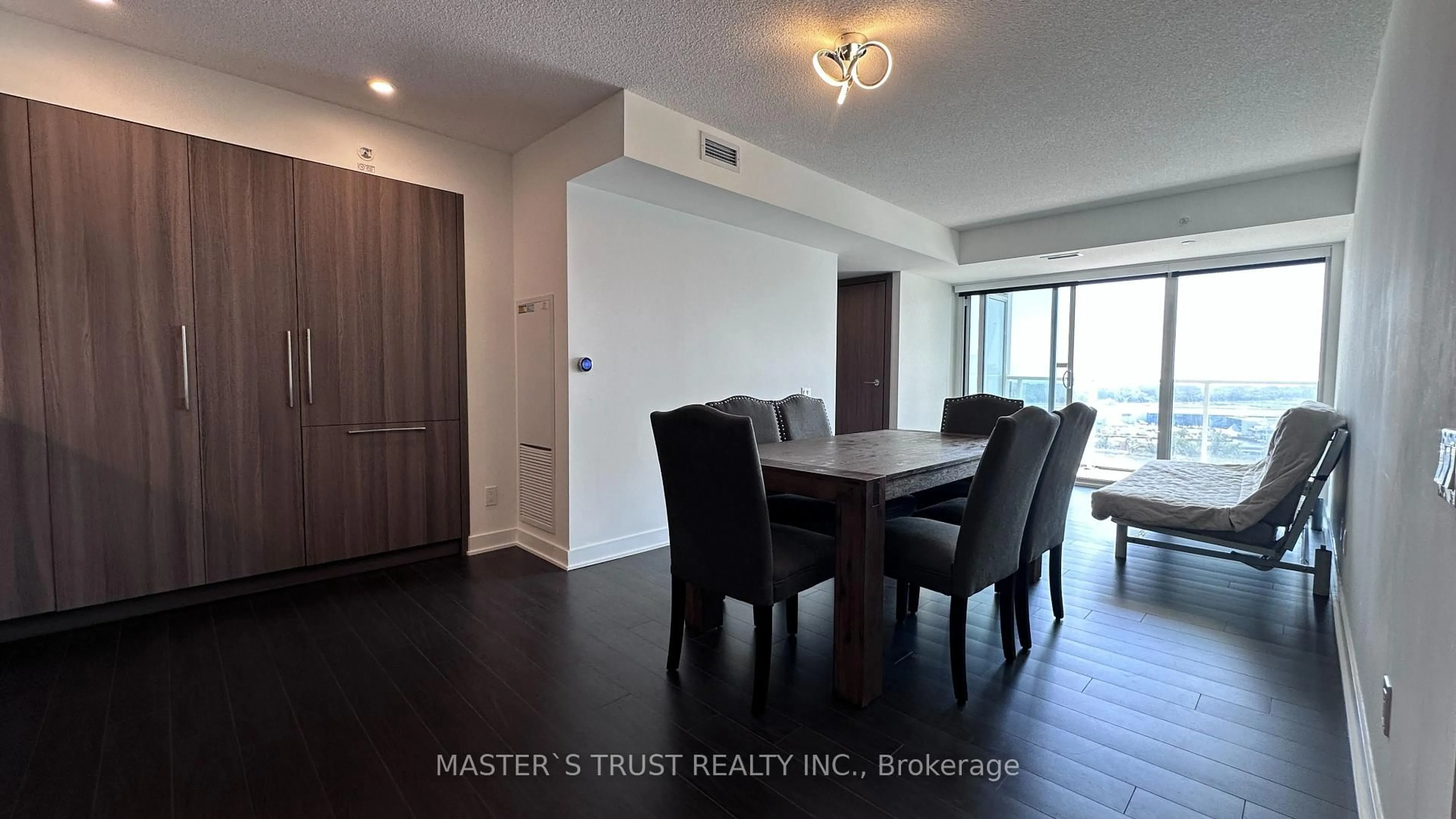 Dining room, wood/laminate floor for 17 Bathurst St #1715, Toronto Ontario M5V 0N1