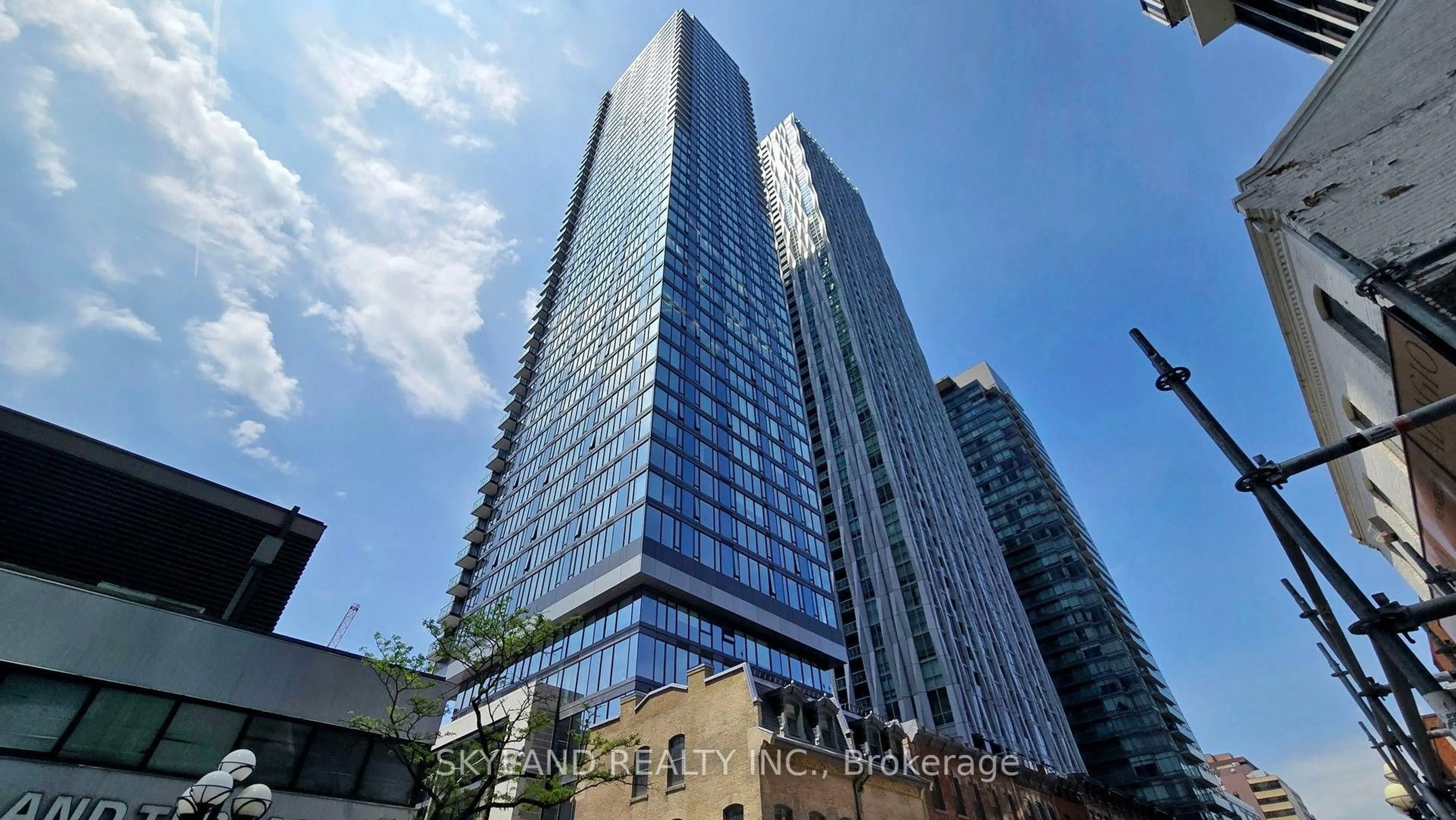 Indoor foyer for 8 Cumberland St #4305, Toronto Ontario M4W 0B6