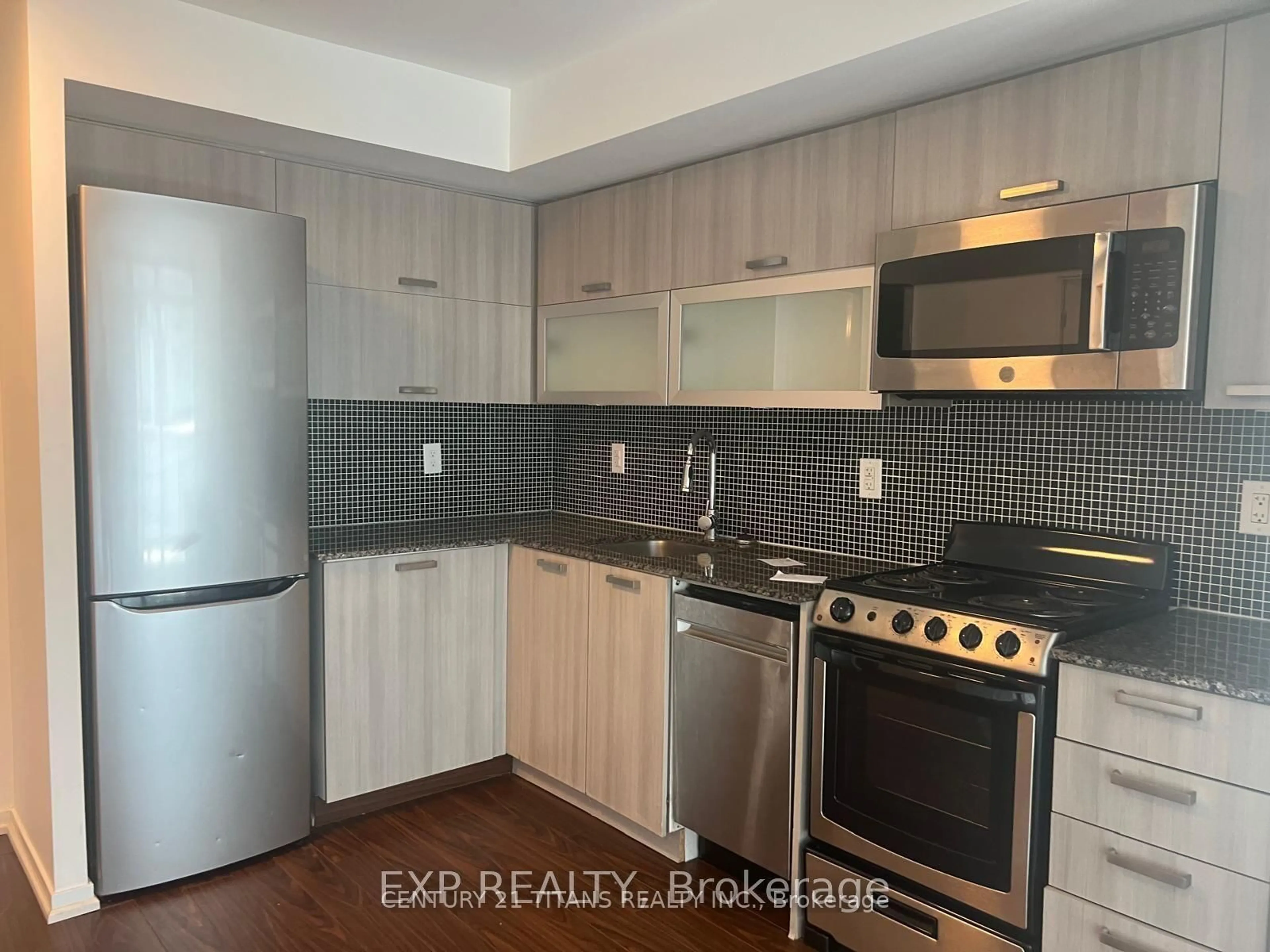 Standard kitchen, wood/laminate floor for 36 Lisgar St #1212, Toronto Ontario M6J 3G2