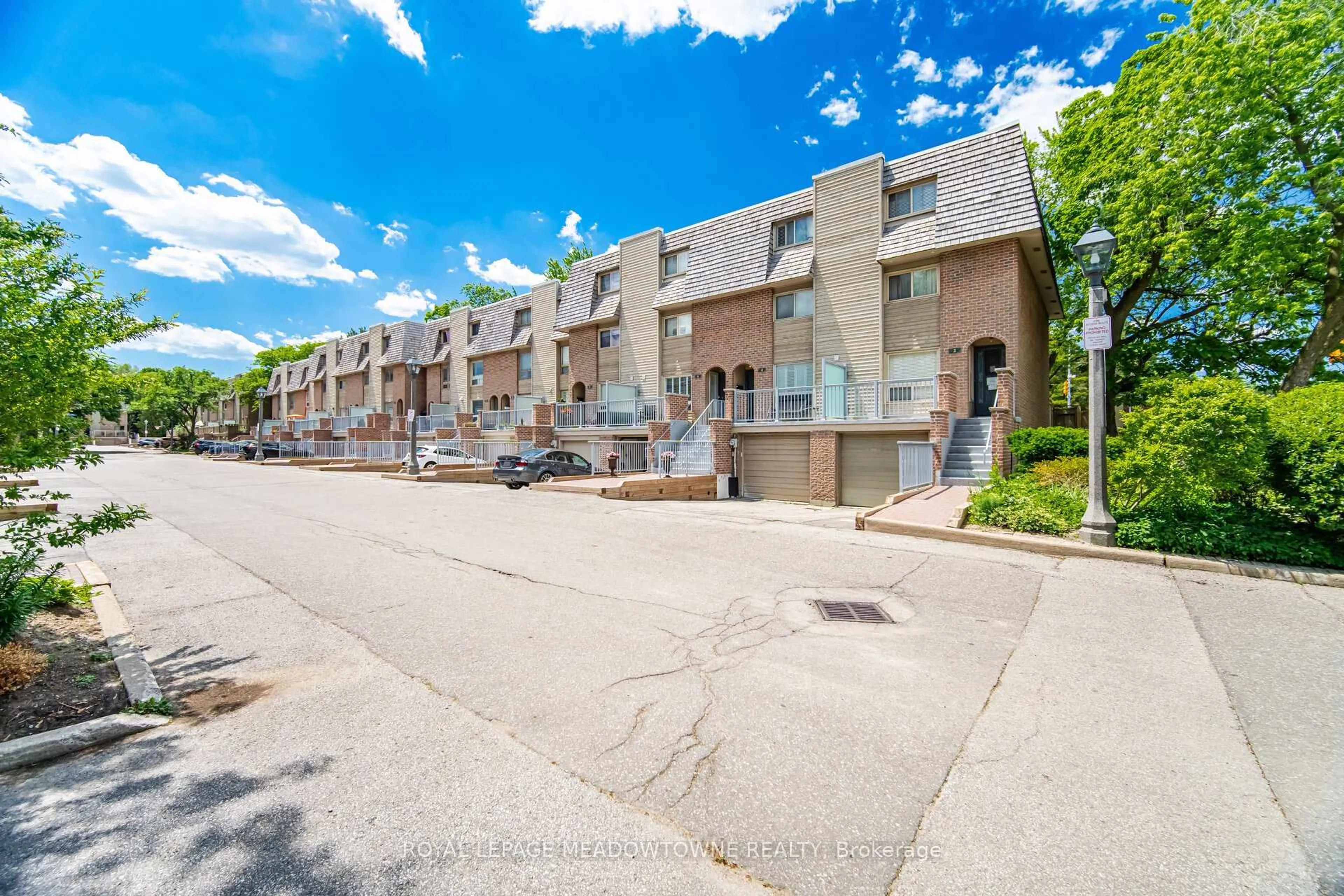 Patio, street for 16 Dutch Myrtle Way, Toronto Ontario M3B 3K8