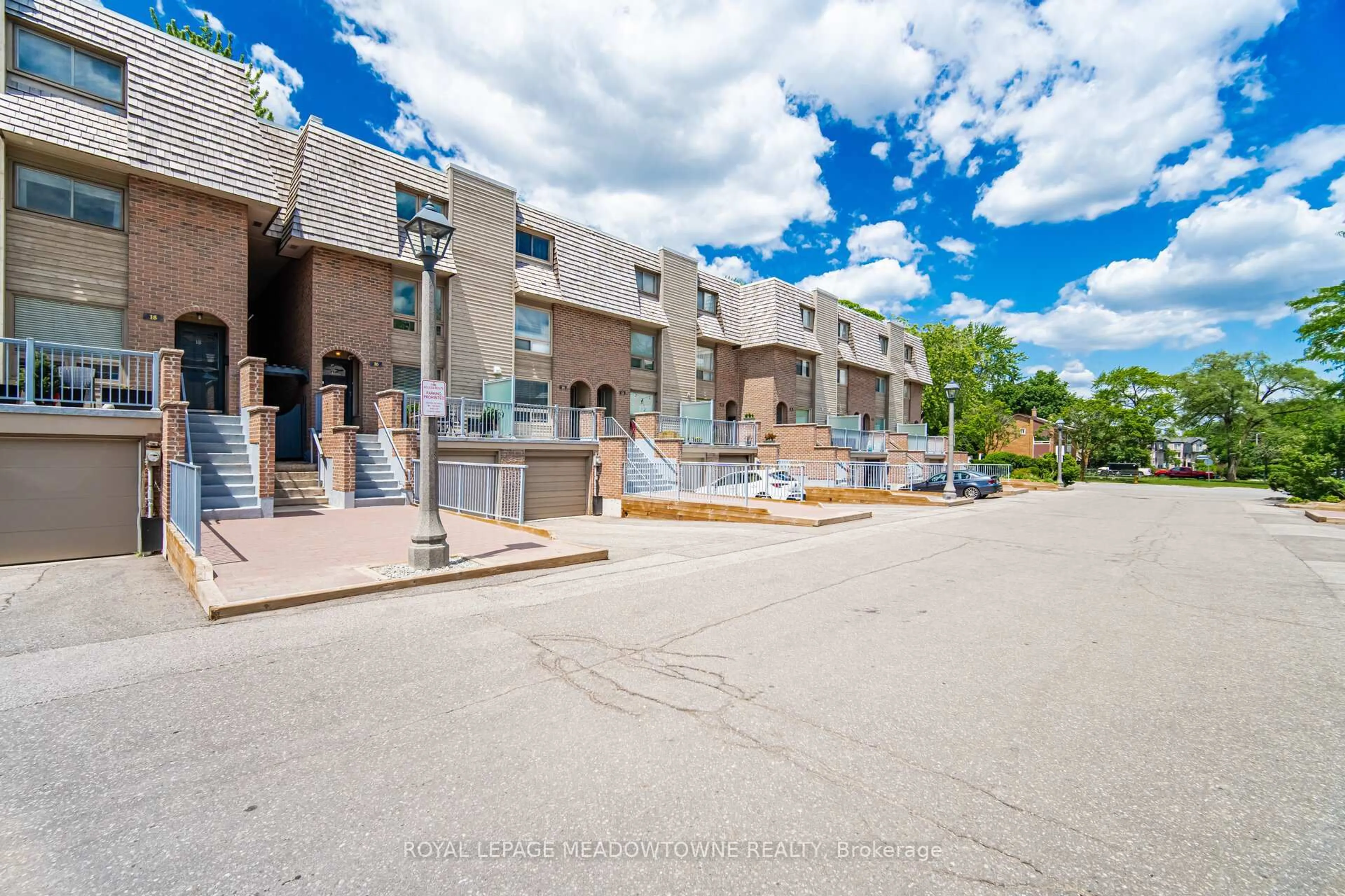 Patio, street for 16 Dutch Myrtle Way, Toronto Ontario M3B 3K8