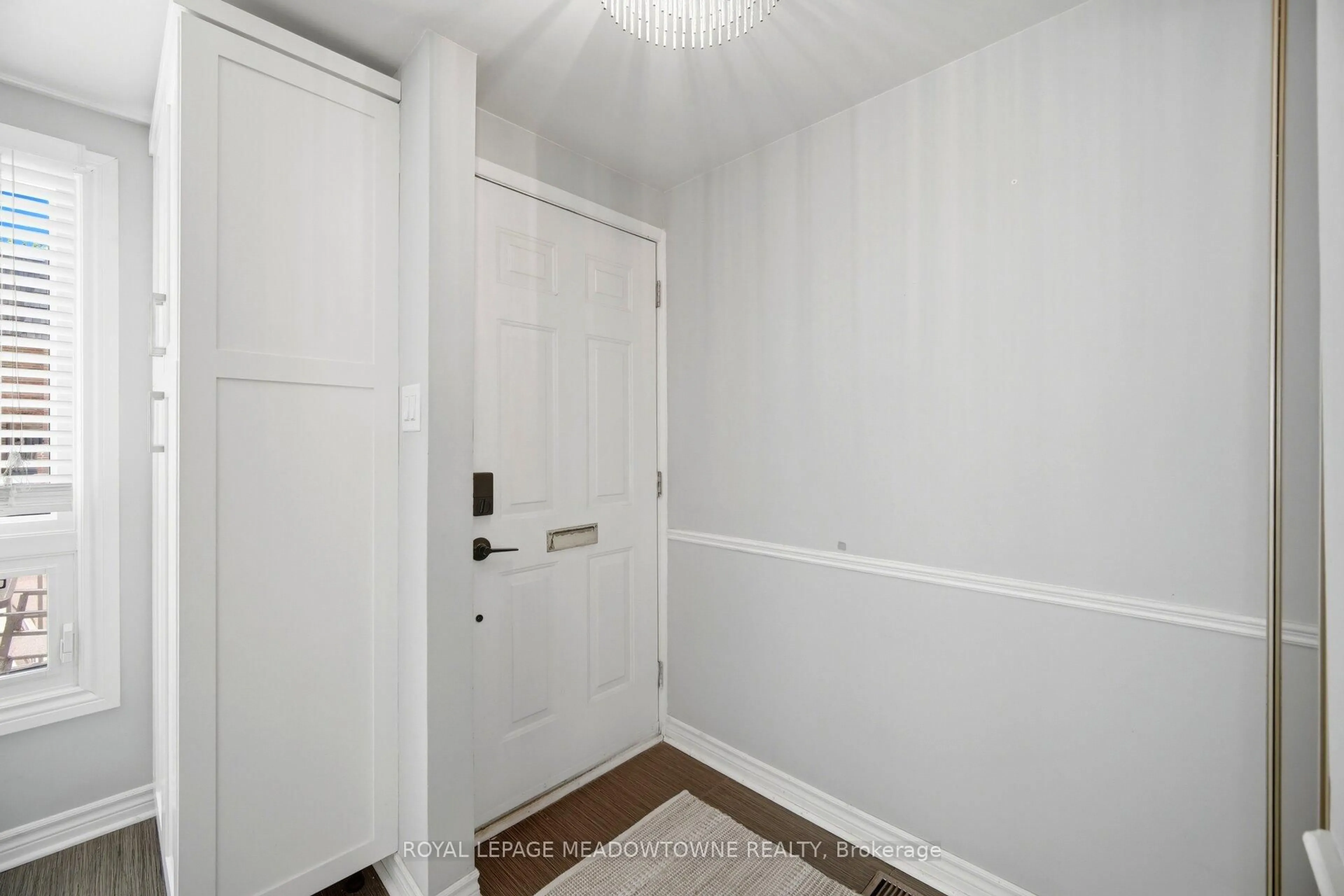 Indoor entryway for 16 Dutch Myrtle Way, Toronto Ontario M3B 3K8