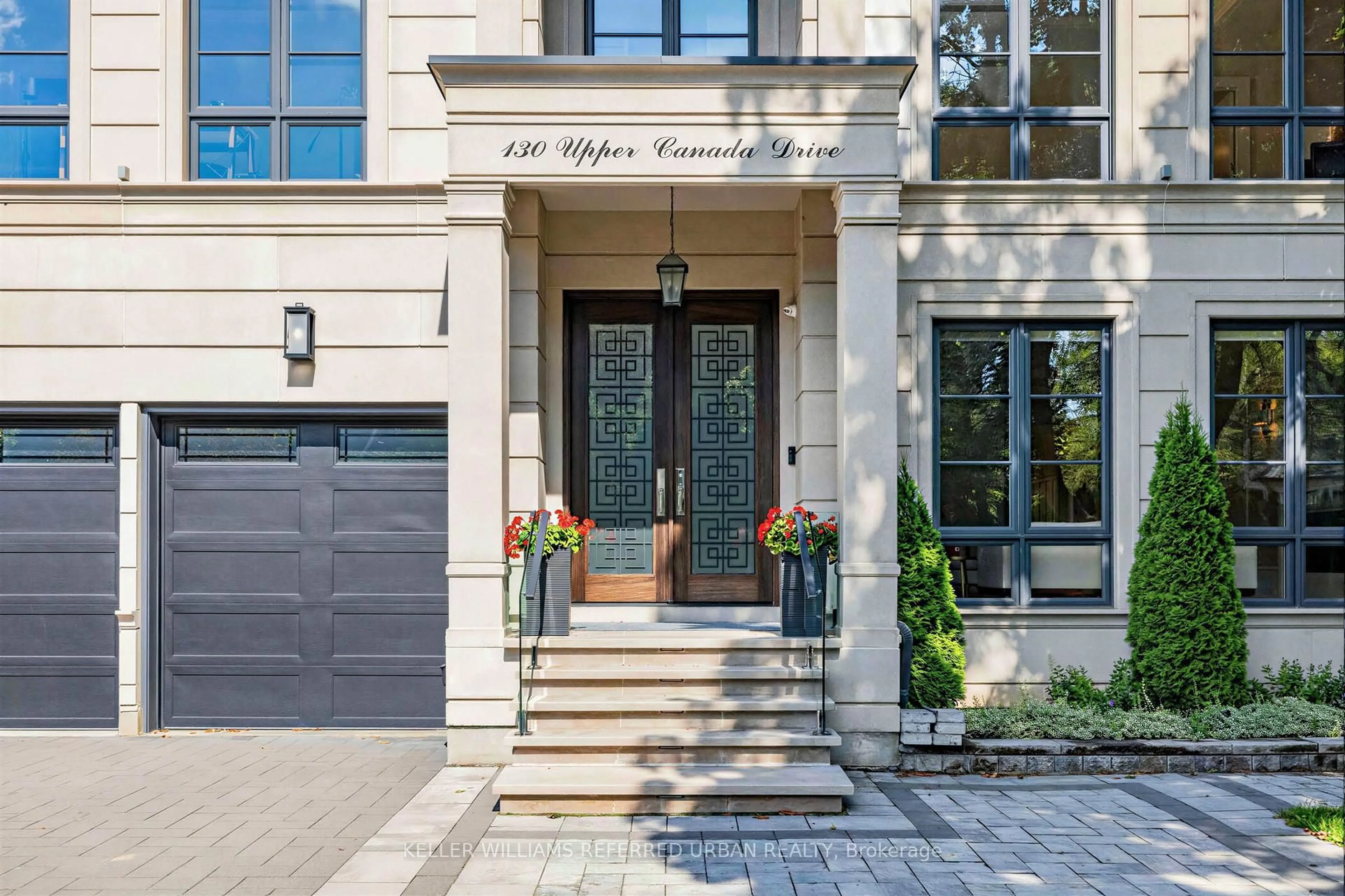 Indoor entryway for 130 Upper Canada Dr, Toronto Ontario M2P 1S4