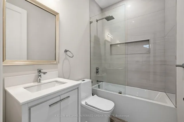130 Upper Canada Dr, Toronto 5