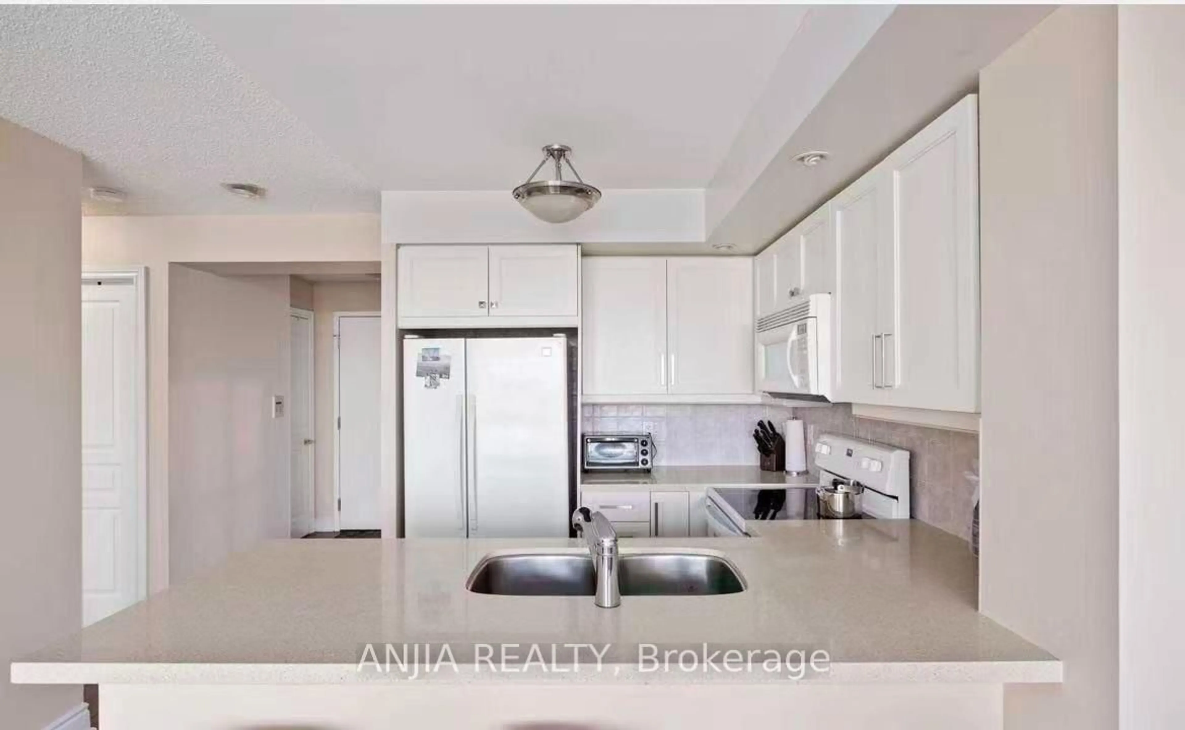 Standard kitchen, unknown for 5 Northtown Way #903, Toronto Ontario M2N 7A1