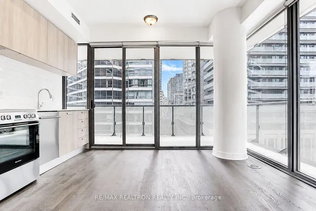 57 St Joseph St #1008, Toronto 4