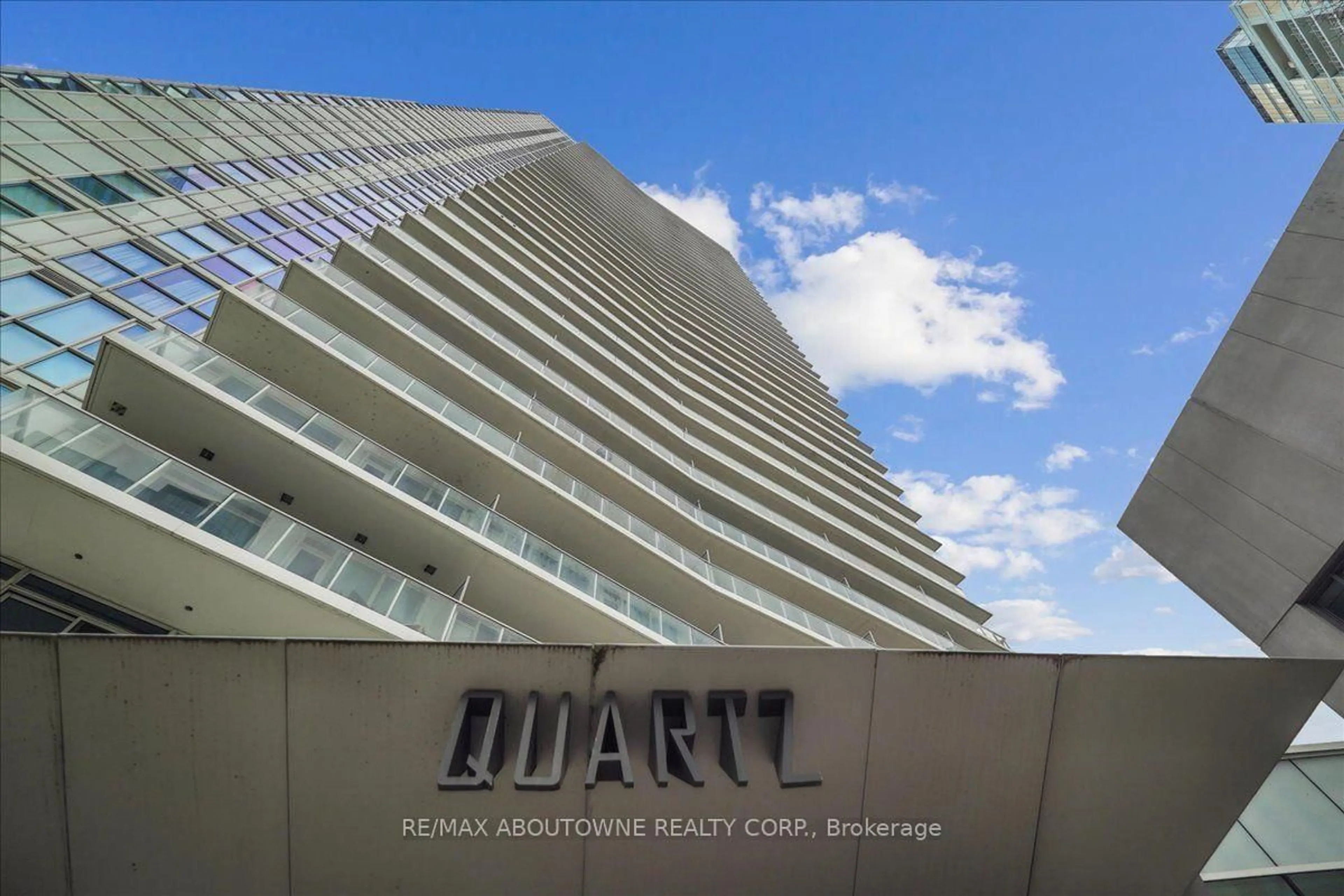 Lobby for 75 Queens Wharf Rd #1901, Toronto Ontario M5V 0J8
