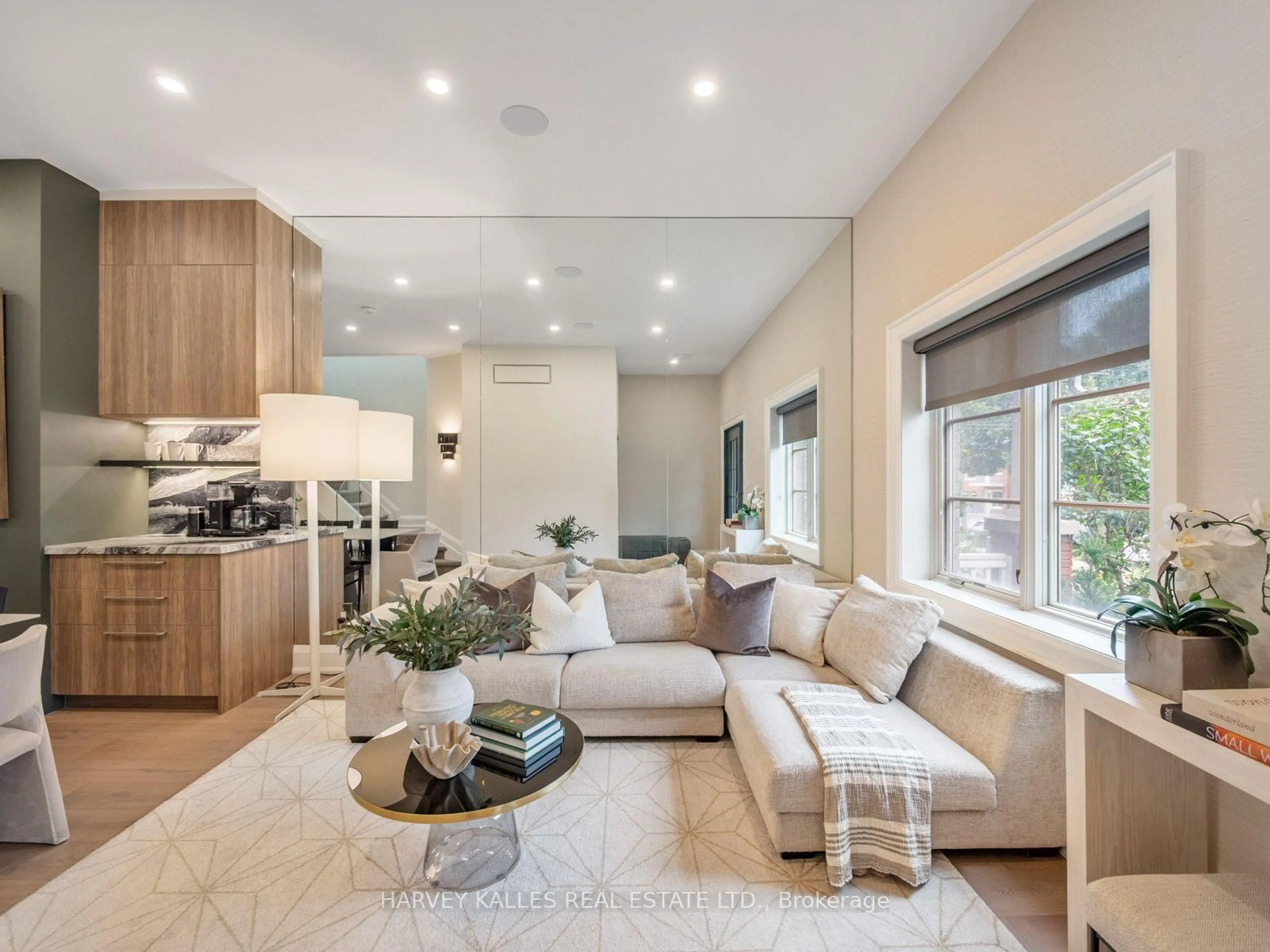 Living room with furniture, unknown for 381 Glenholme Ave, Toronto Ontario M6E 3E6