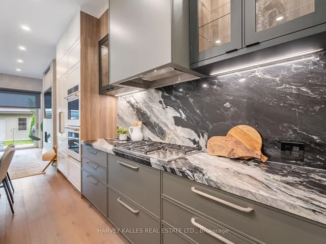 381 Glenholme Ave, Toronto 4