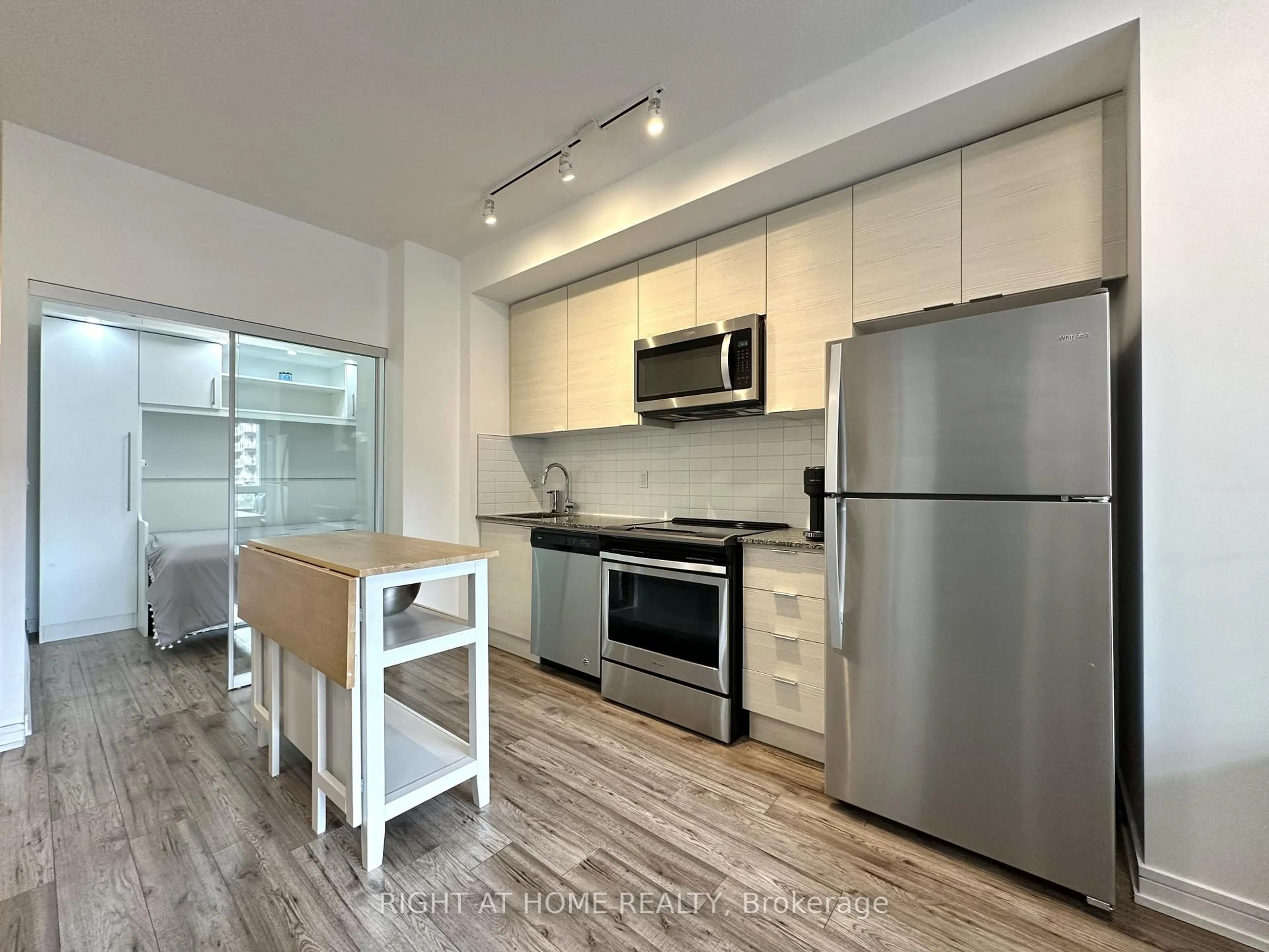 Unknown for 621 Sheppard Ave #321, Toronto Ontario M2K 1B5