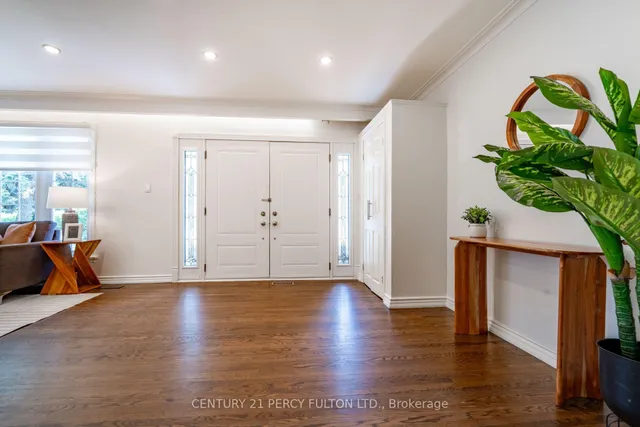 6 Donna Crt, Toronto 4