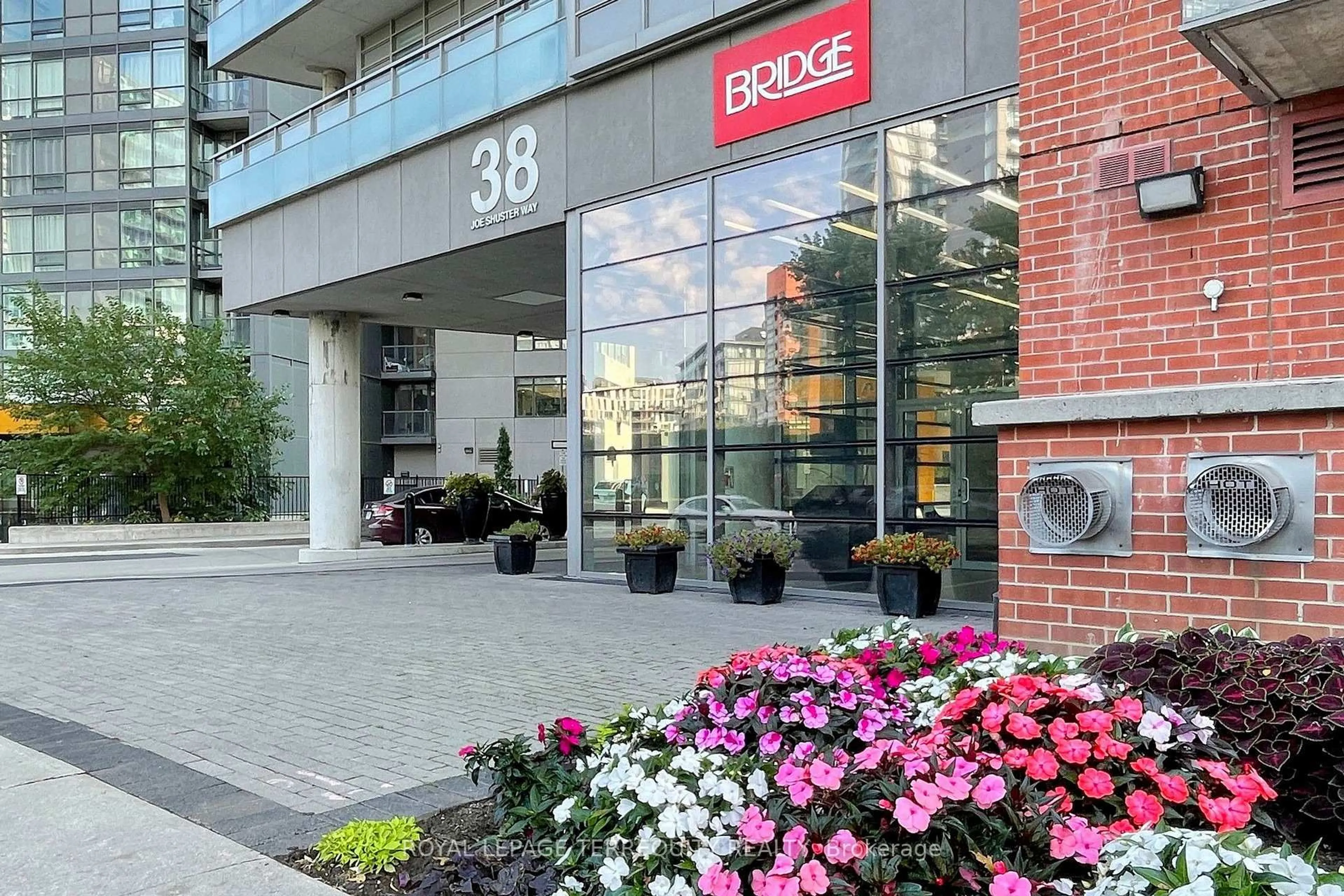 Indoor foyer for 38 Joe Shuster Way #710, Toronto Ontario M6K 0A5