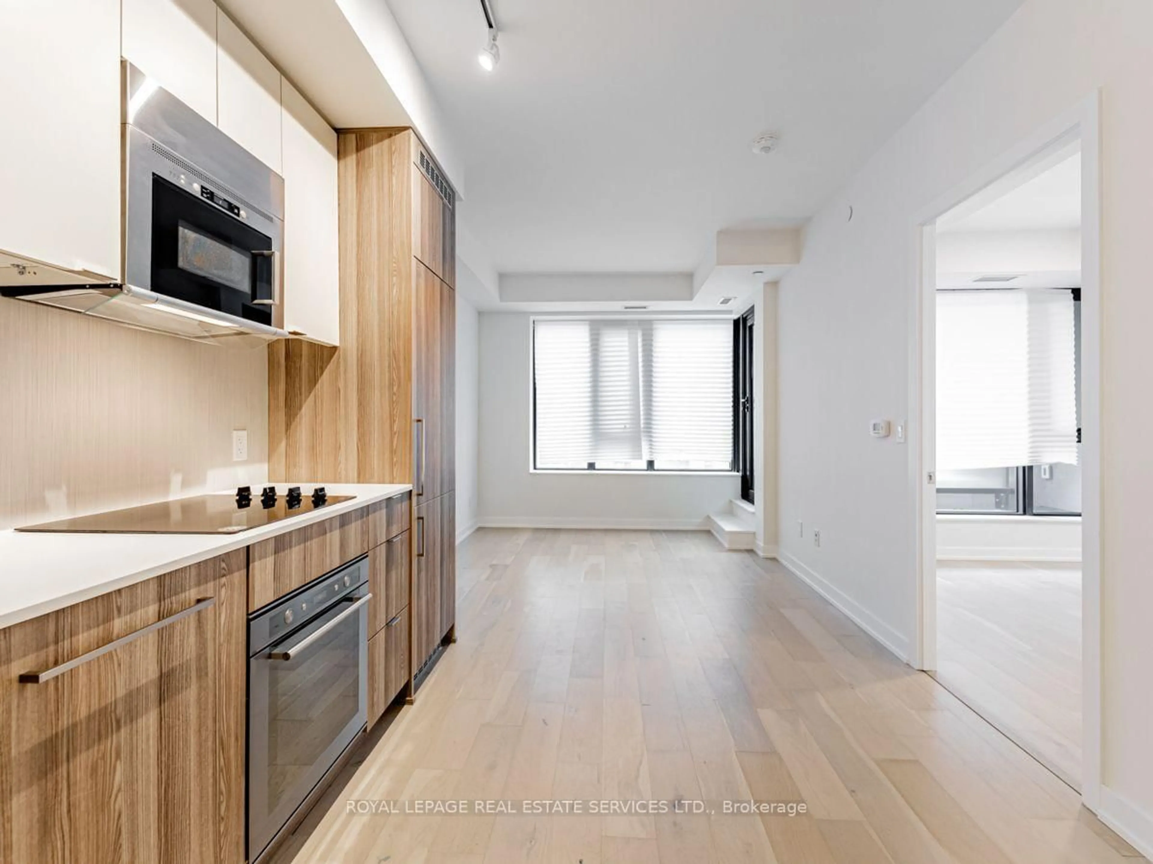 Unknown for 840 St Clair Ave #311, Toronto Ontario M6C 0A4