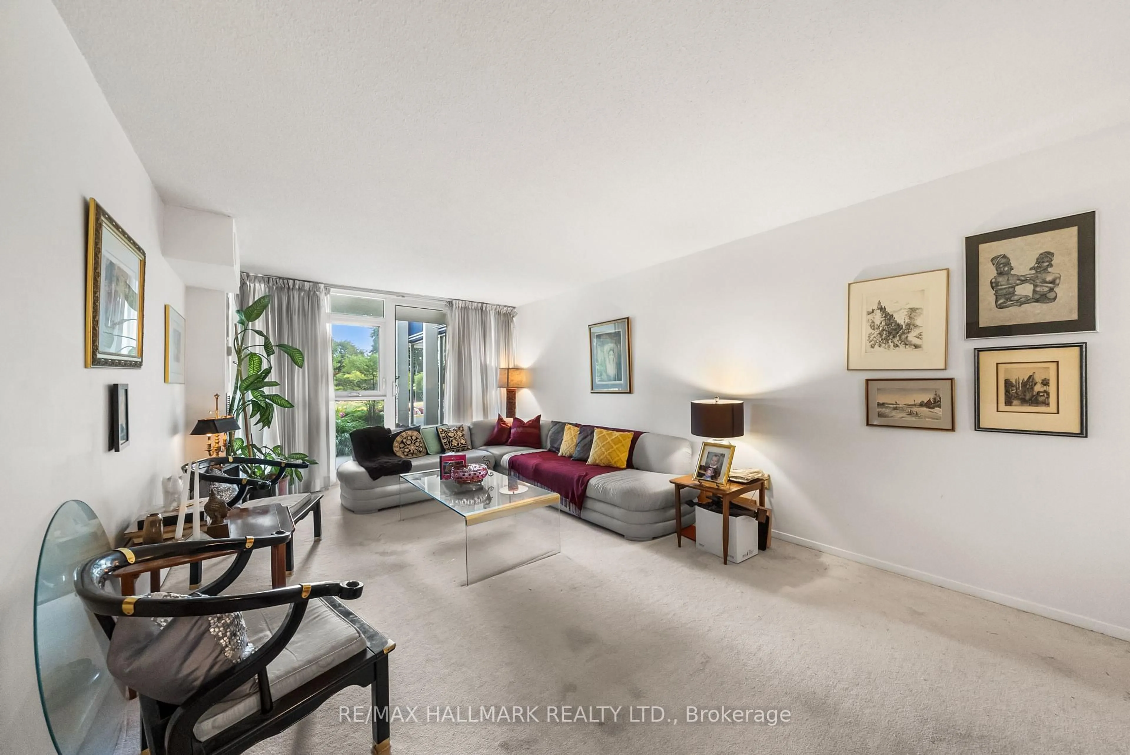 Living room with furniture, unknown for 3303 Don Mills Rd #103, Toronto Ontario M2J 4T6