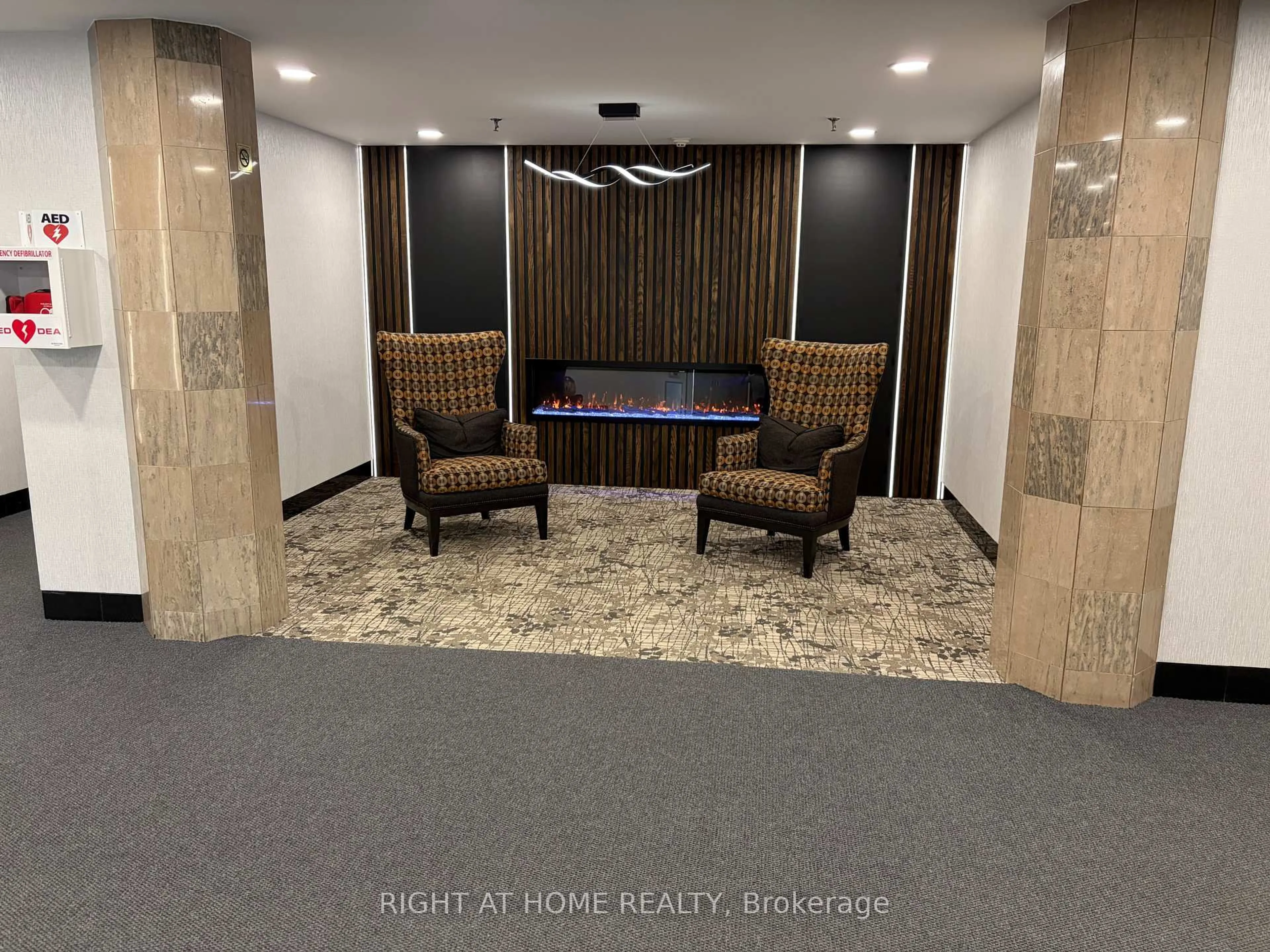 Unknown for 1131 Steeles Ave #202, Toronto Ontario M2R 3W8