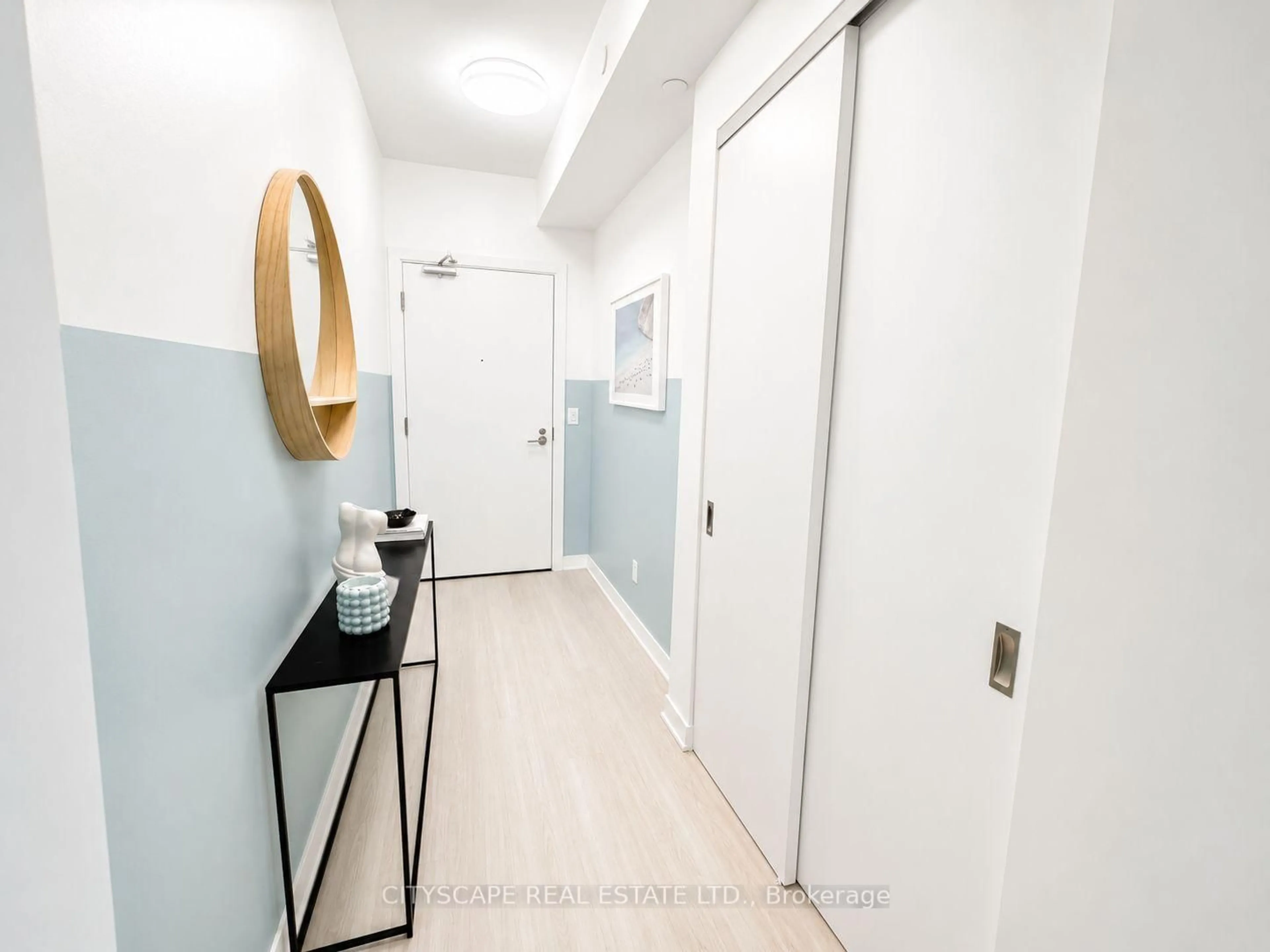 Indoor entryway for 185 Alberta Ave #506, Toronto Ontario M6C 0A5