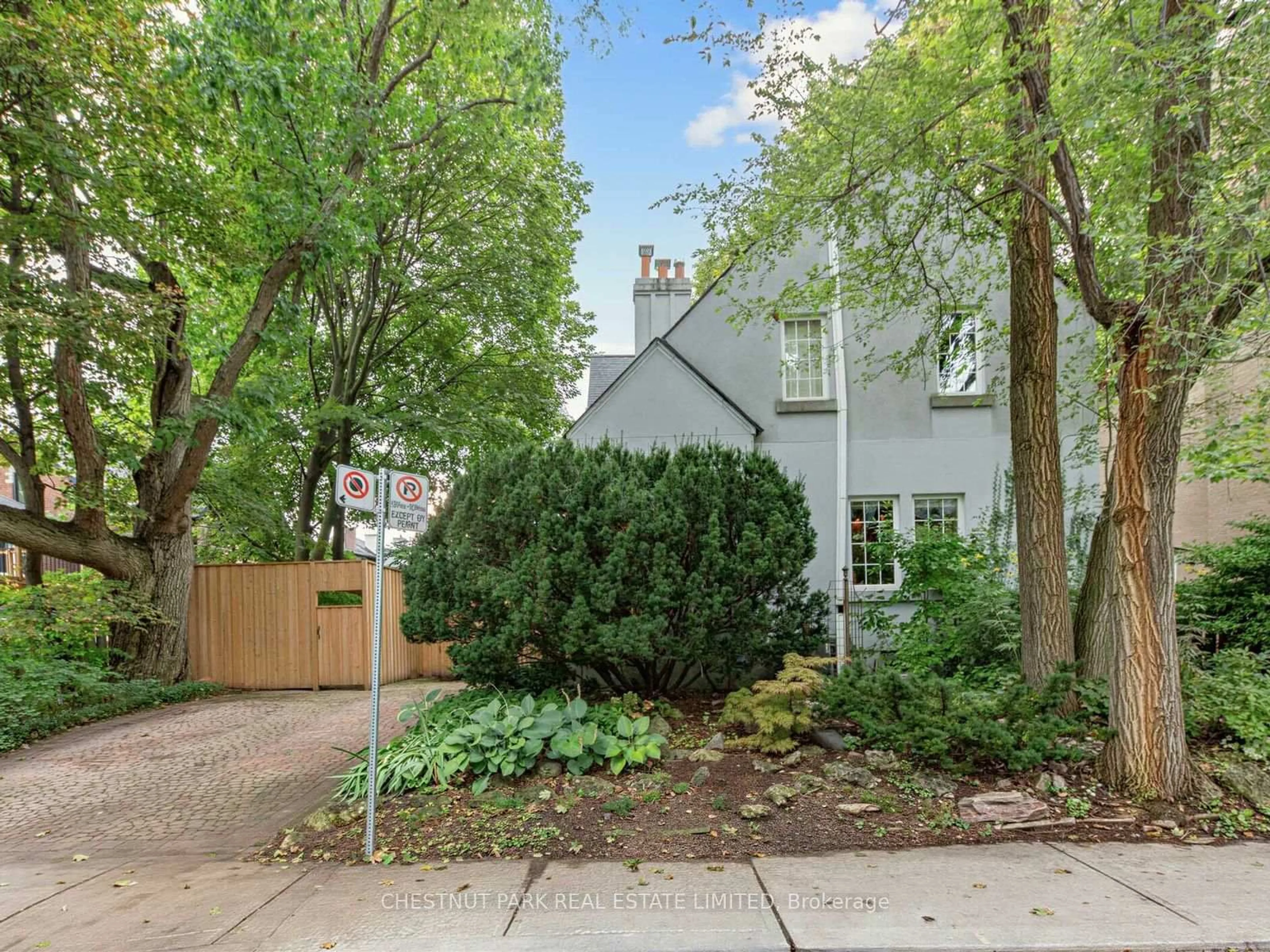 Unknown for 28 Clifton Rd, Toronto Ontario M4T 2E6