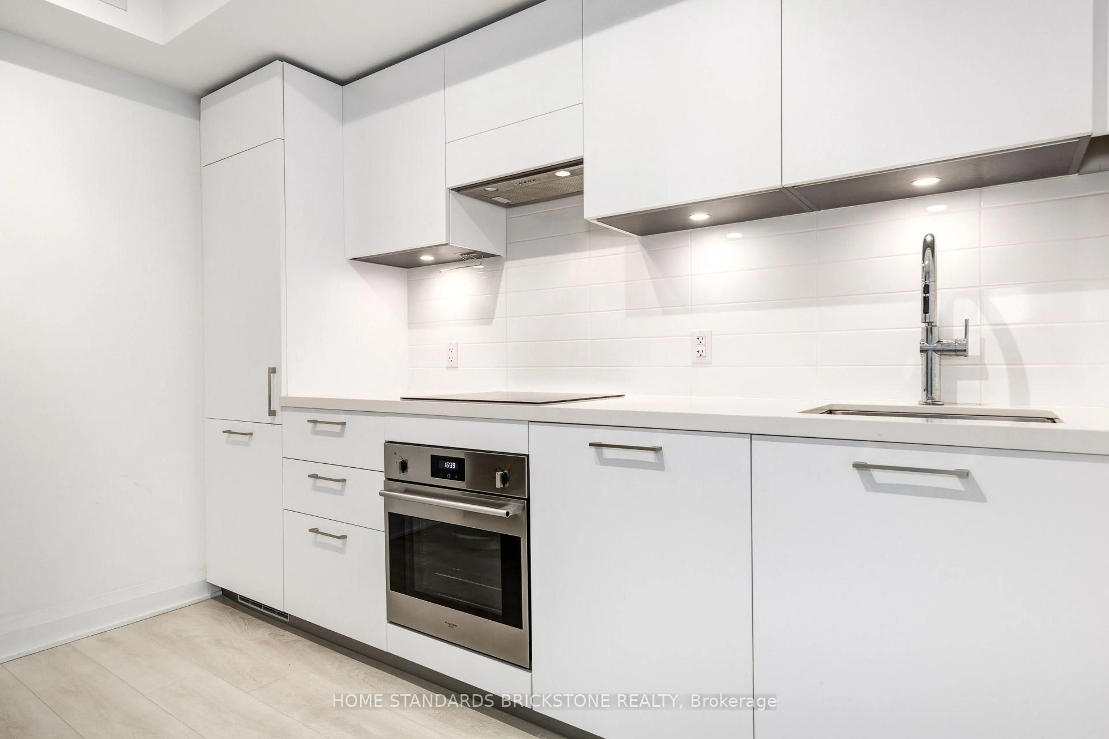 Standard kitchen, unknown for 33 Frederick Todd Way #429, Toronto Ontario M4G 0C9