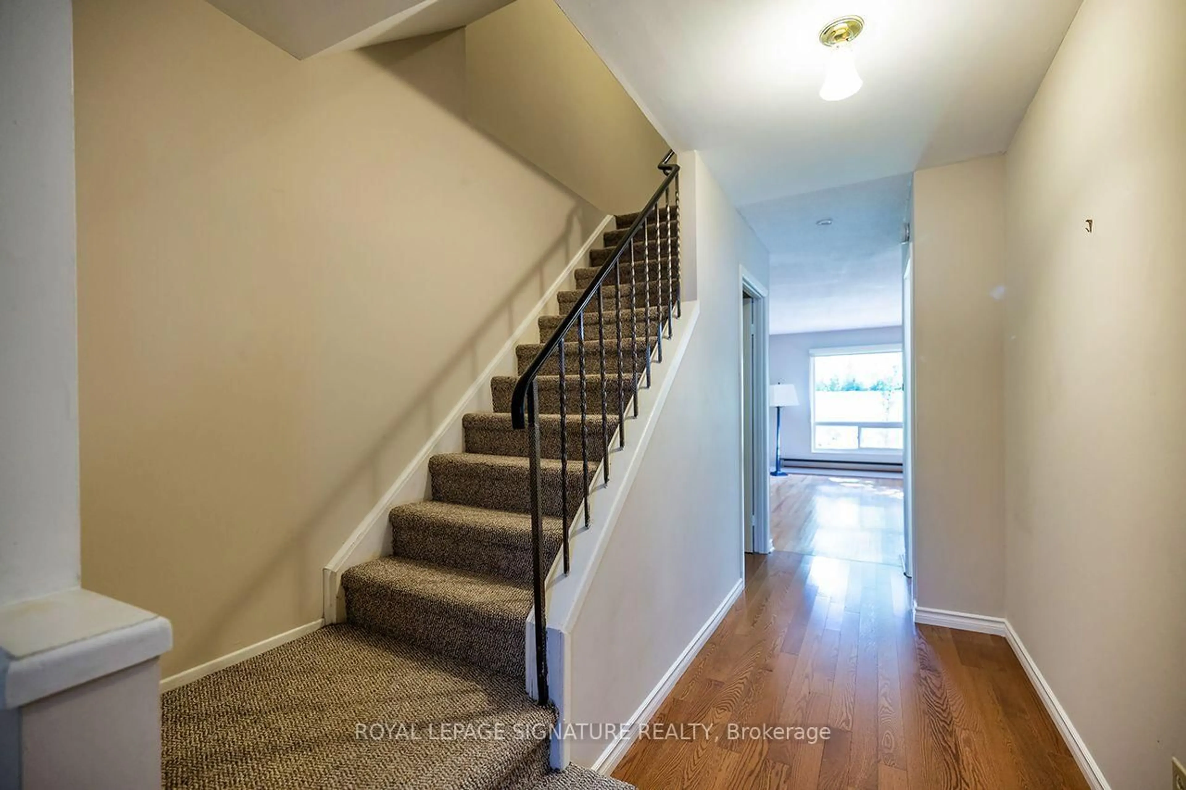 Unknown for 62 Thorny Vineway, Toronto Ontario M2J 4J2